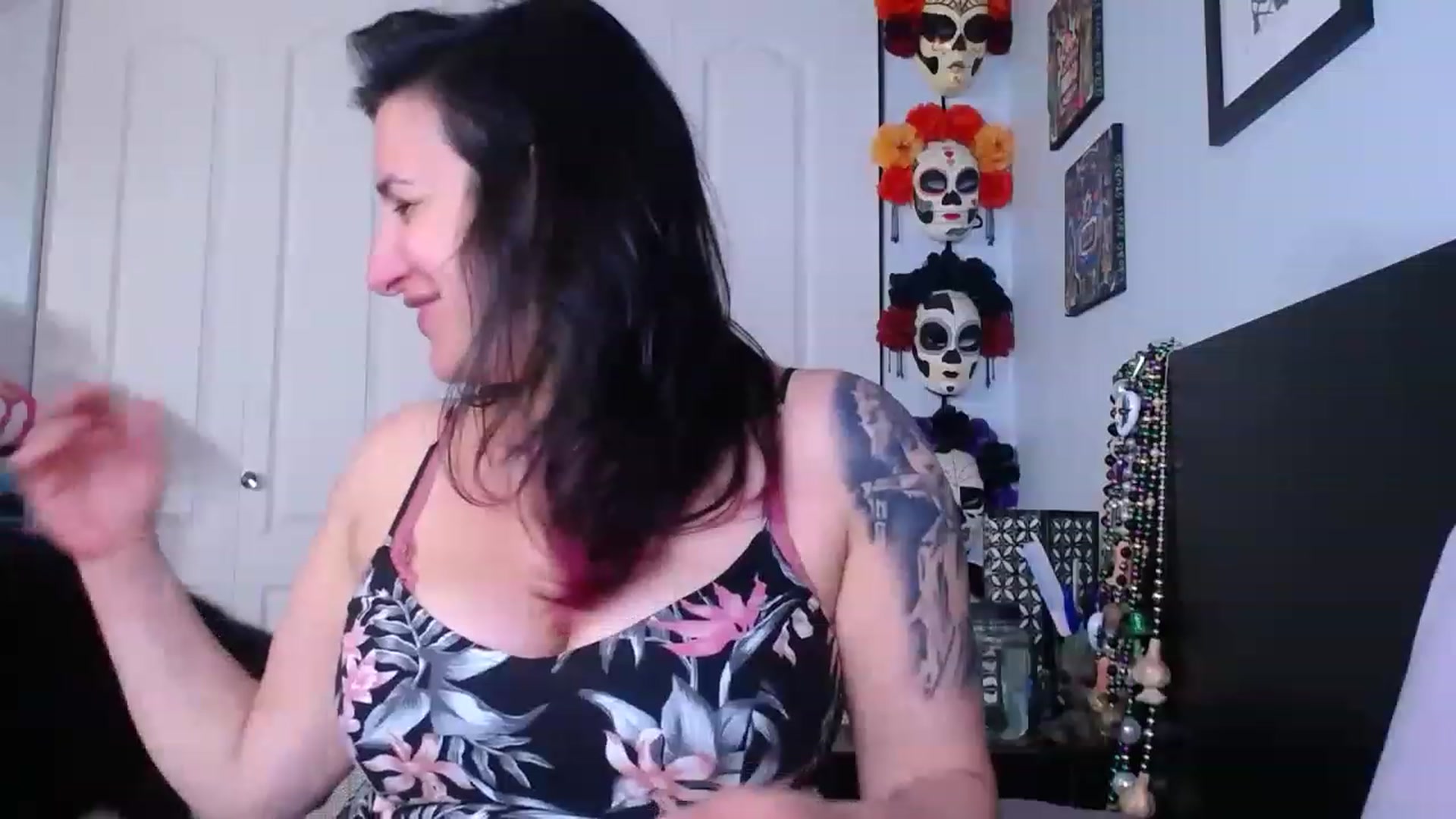Gallery image thumbnail from abustybabe's myfreecams stream on, 05/11/2023, 22:13 image 4 of 20