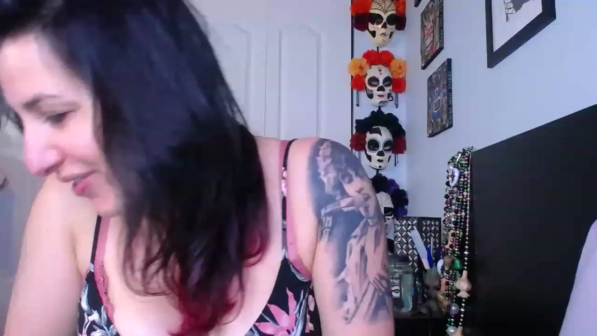 Gallery image thumbnail from abustybabe's myfreecams stream on, 05/11/2023, 22:13 image 2 of 20