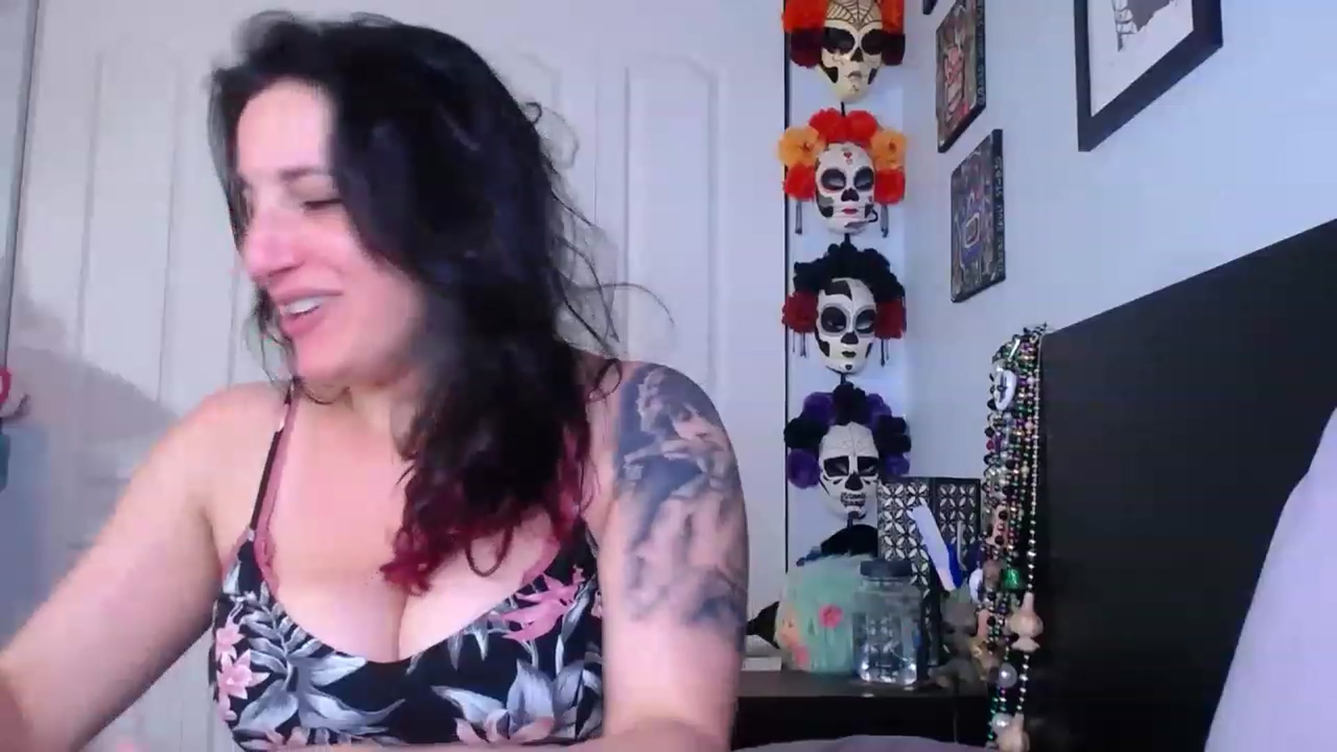 Gallery image thumbnail from abustybabe's myfreecams stream on, 05/11/2023, 22:13 image 14 of 20