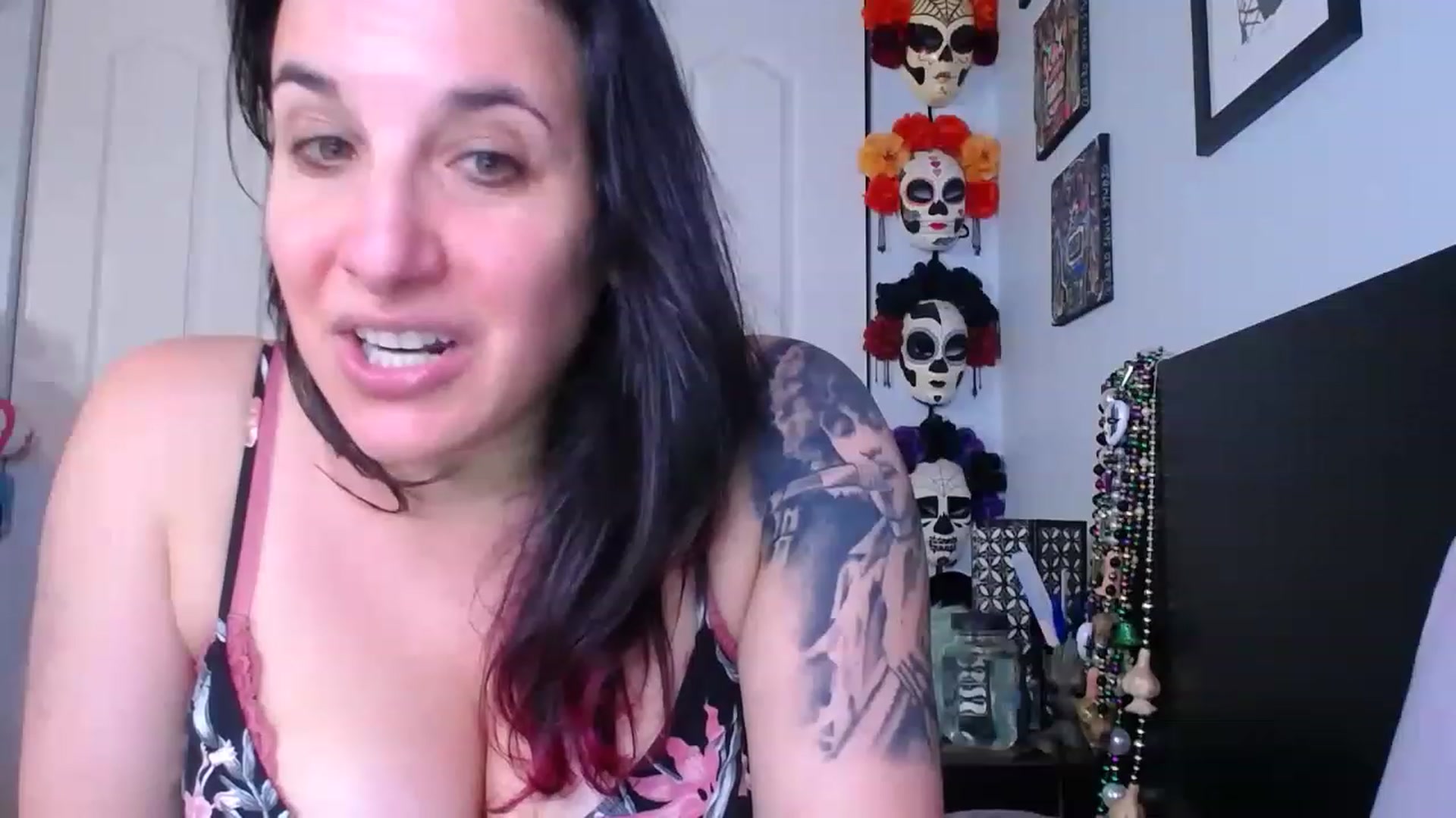 Gallery image thumbnail from abustybabe's myfreecams stream on, 05/11/2023, 22:13 image 3 of 20