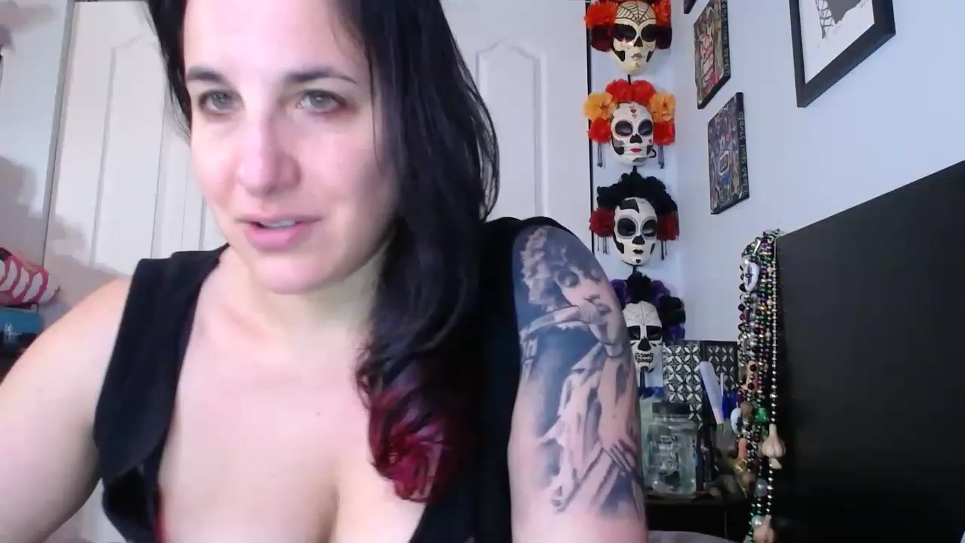 Gallery image thumbnail from abustybabe's myfreecams stream on, 05/12/2023, 21:30 image 6 of 20