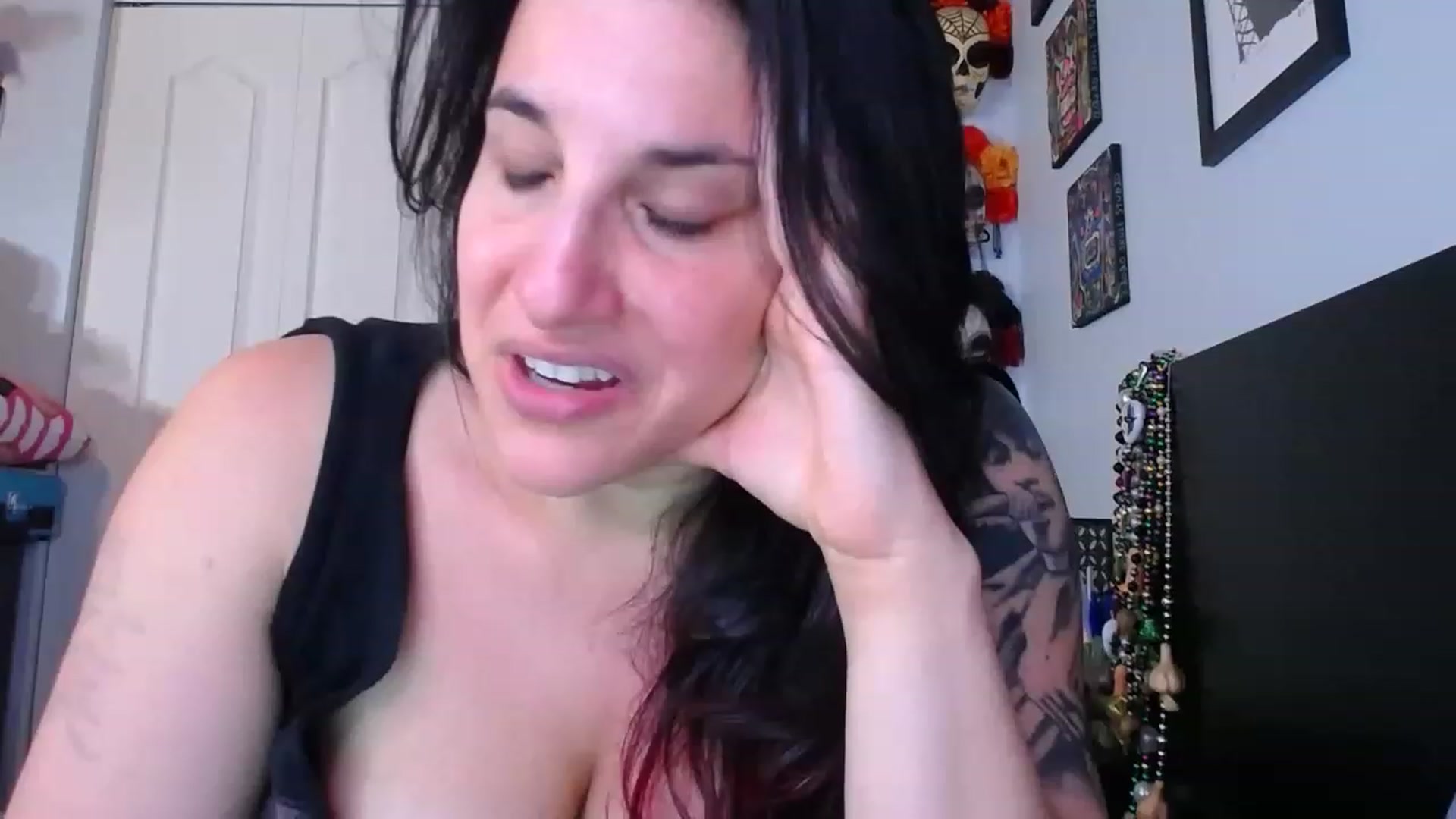 Gallery image thumbnail from abustybabe's myfreecams stream on, 05/12/2023, 21:30 image 9 of 20