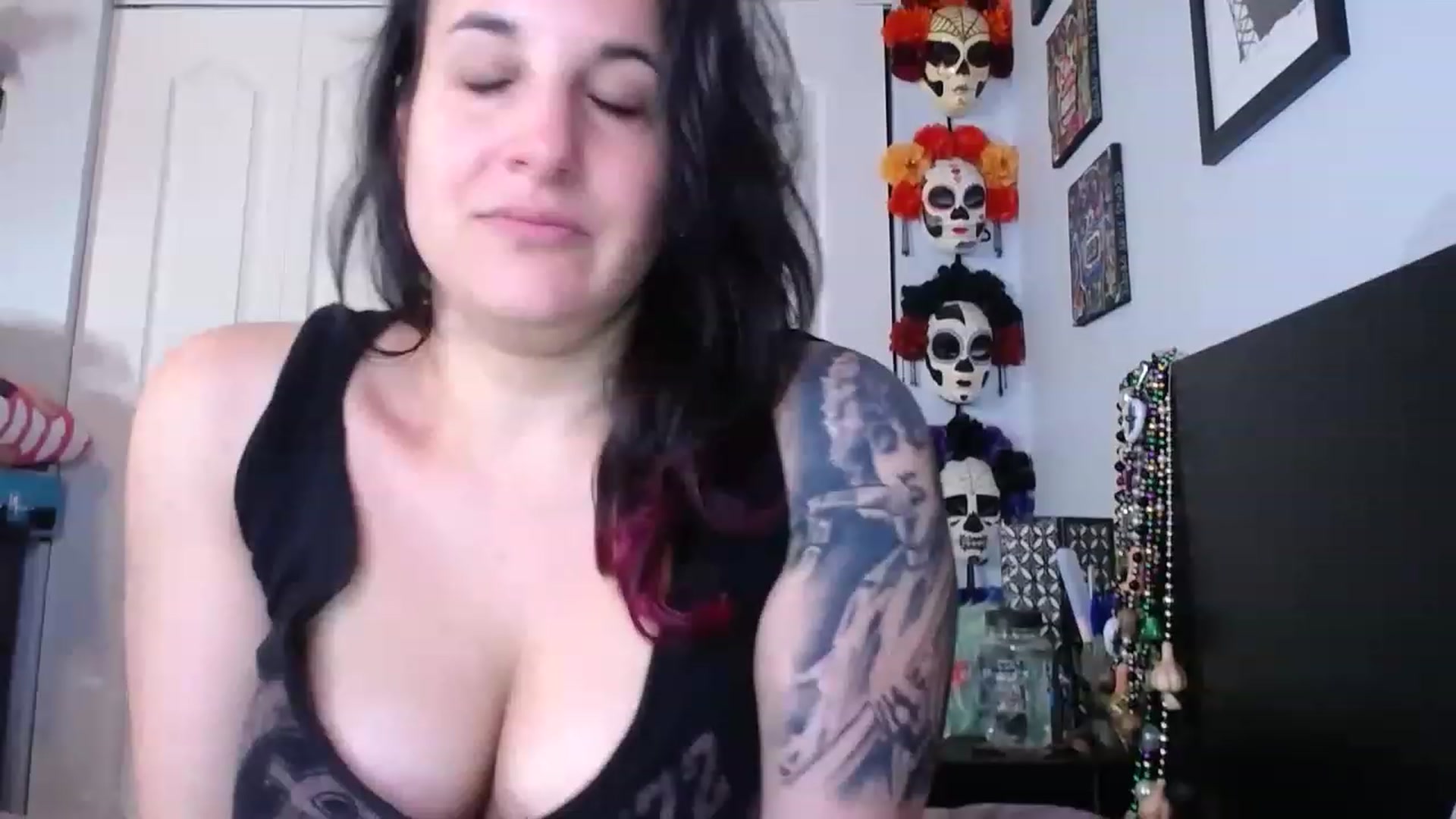 Gallery image thumbnail from abustybabe's myfreecams stream on, 05/12/2023, 21:30 image 3 of 20