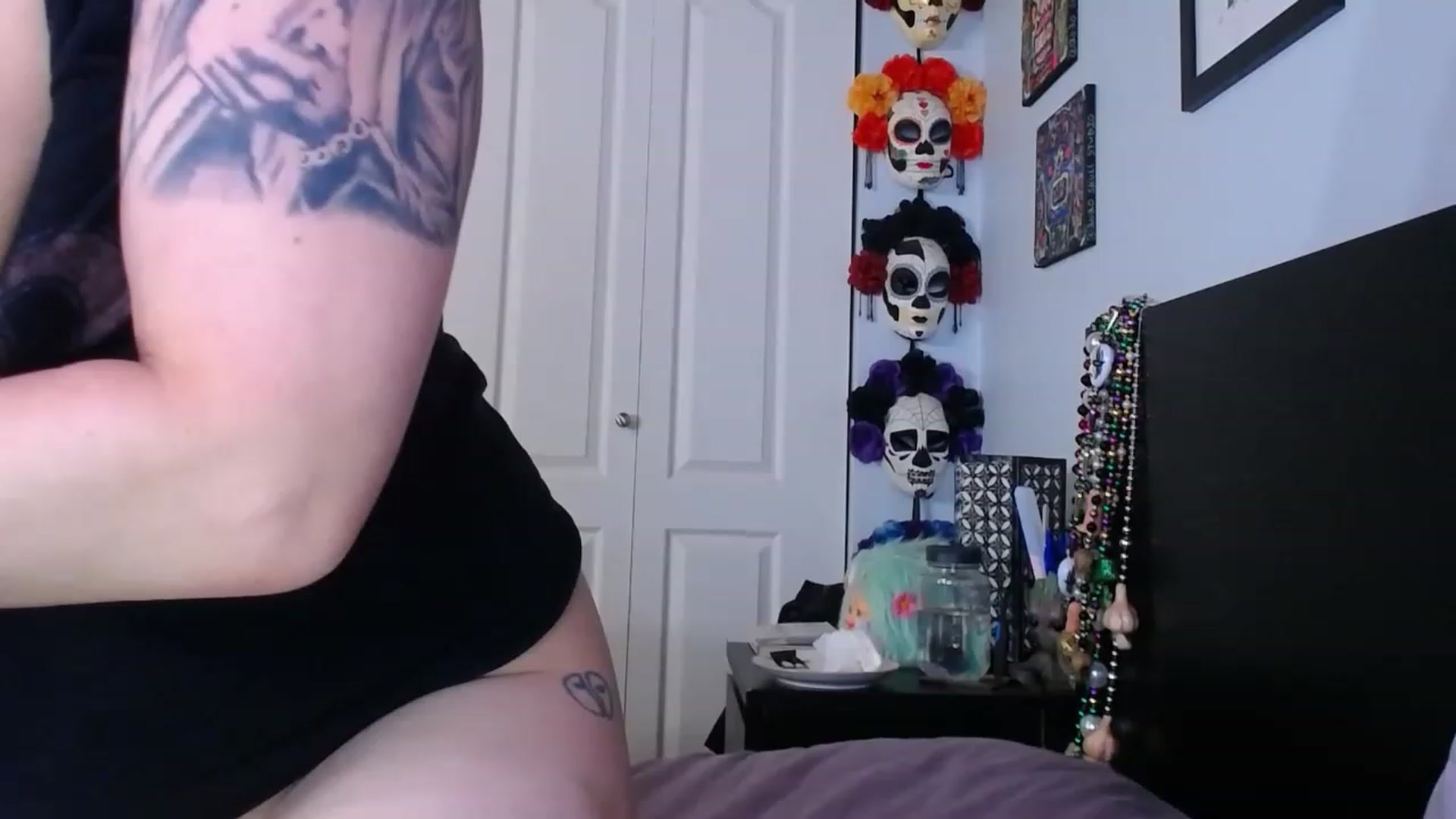 Gallery image thumbnail from abustybabe's myfreecams stream on, 05/12/2023, 22:18 image 12 of 20