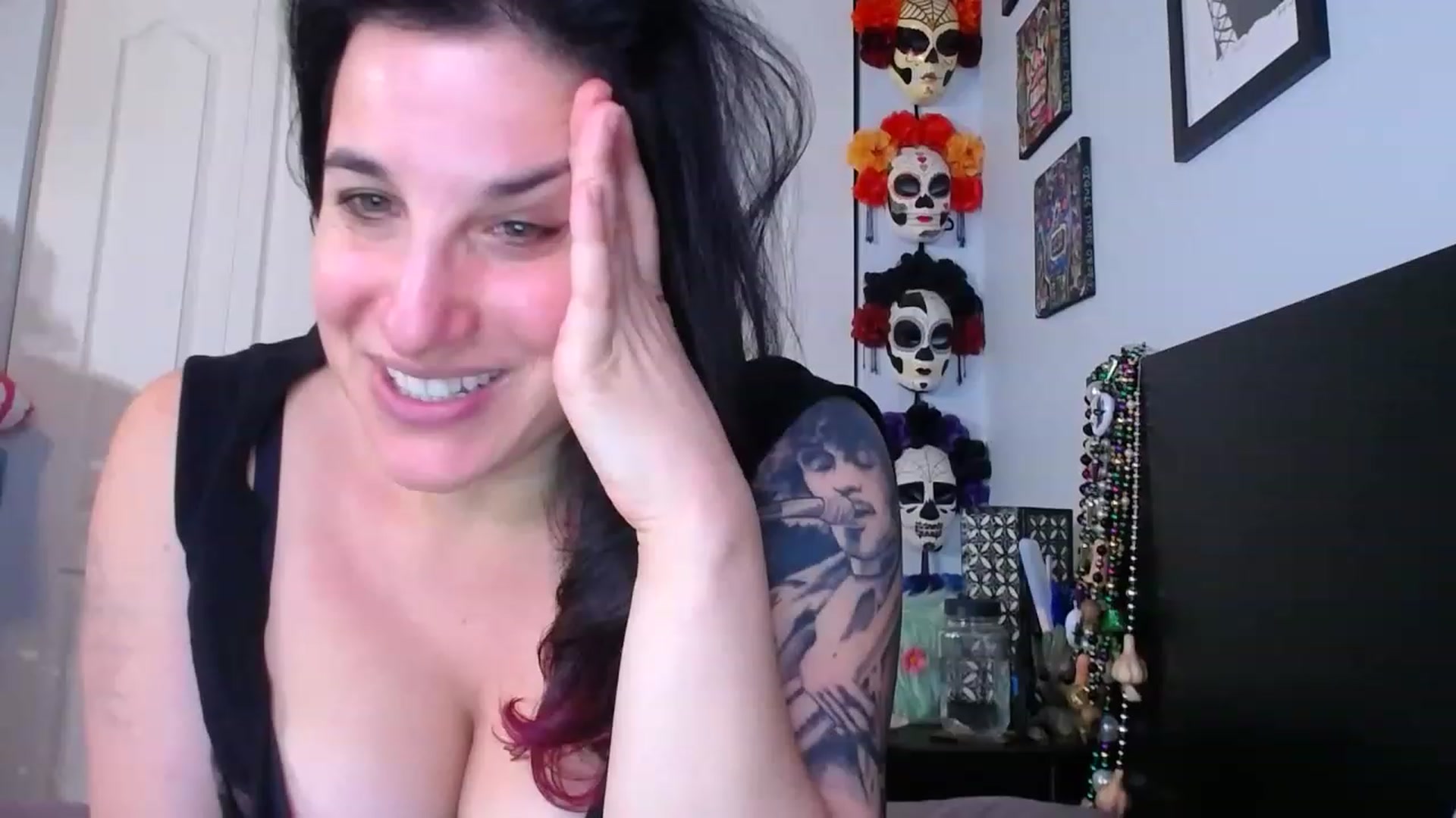 Gallery image thumbnail from abustybabe's myfreecams stream on, 05/12/2023, 22:18 image 1 of 20
