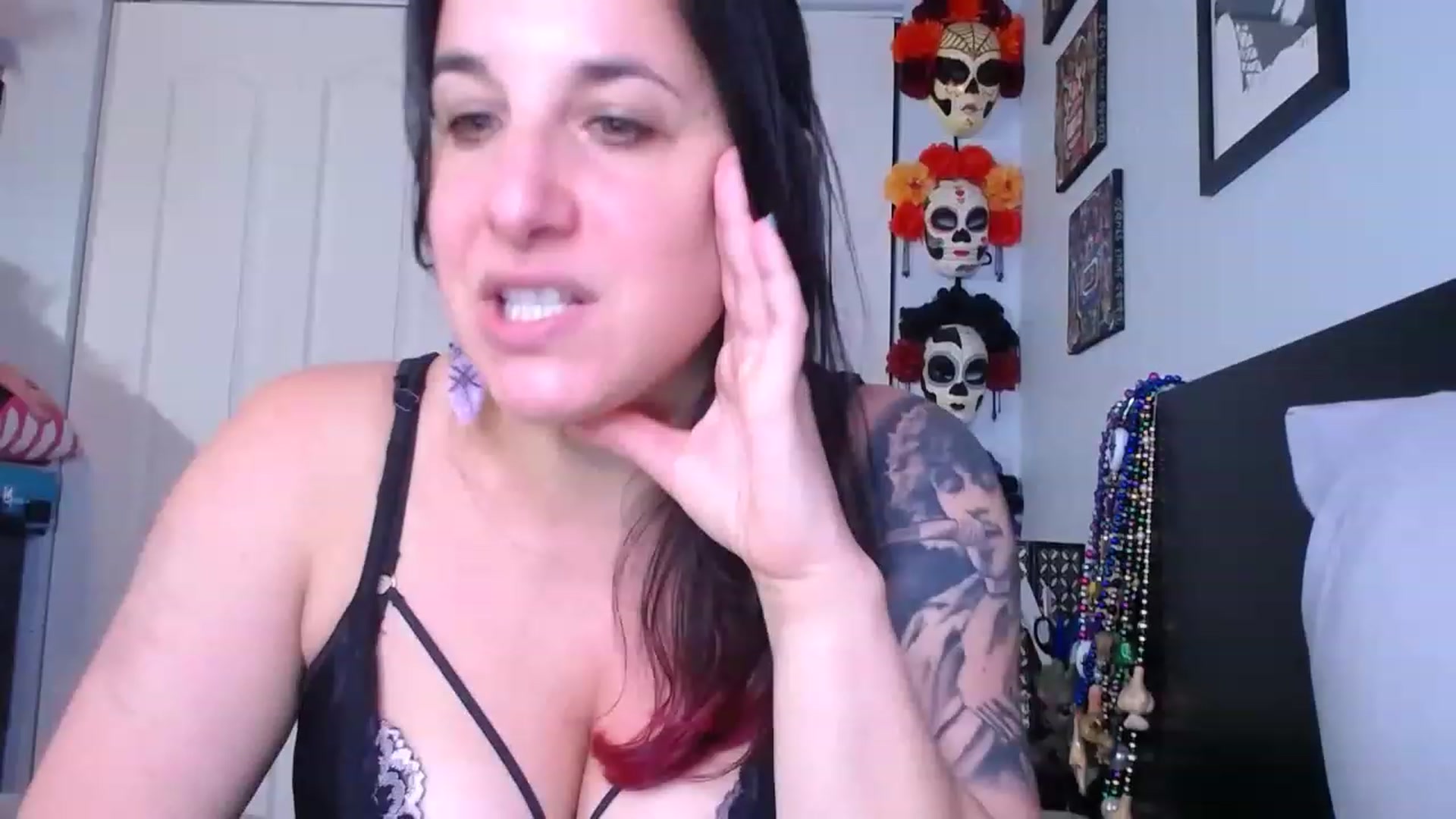 Gallery image thumbnail from abustybabe's myfreecams stream on, 05/25/2023, 20:13 image 15 of 20