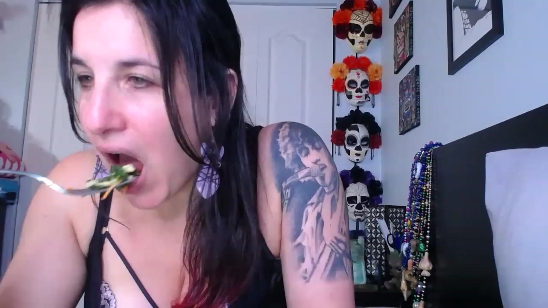 Gallery image thumbnail from abustybabe's myfreecams stream on, 05/25/2023, 20:13 image 7 of 20