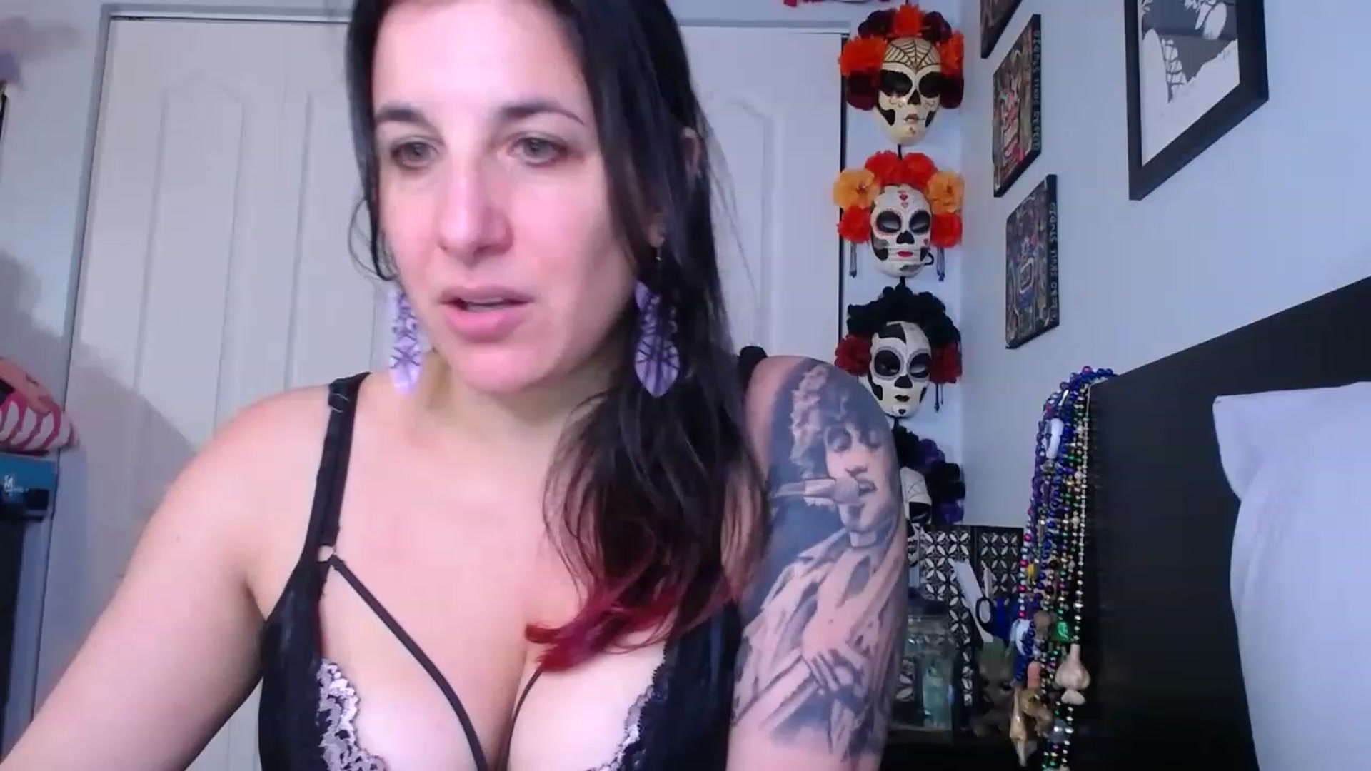 Gallery image thumbnail from abustybabe's myfreecams stream on, 05/25/2023, 20:13 image 12 of 20