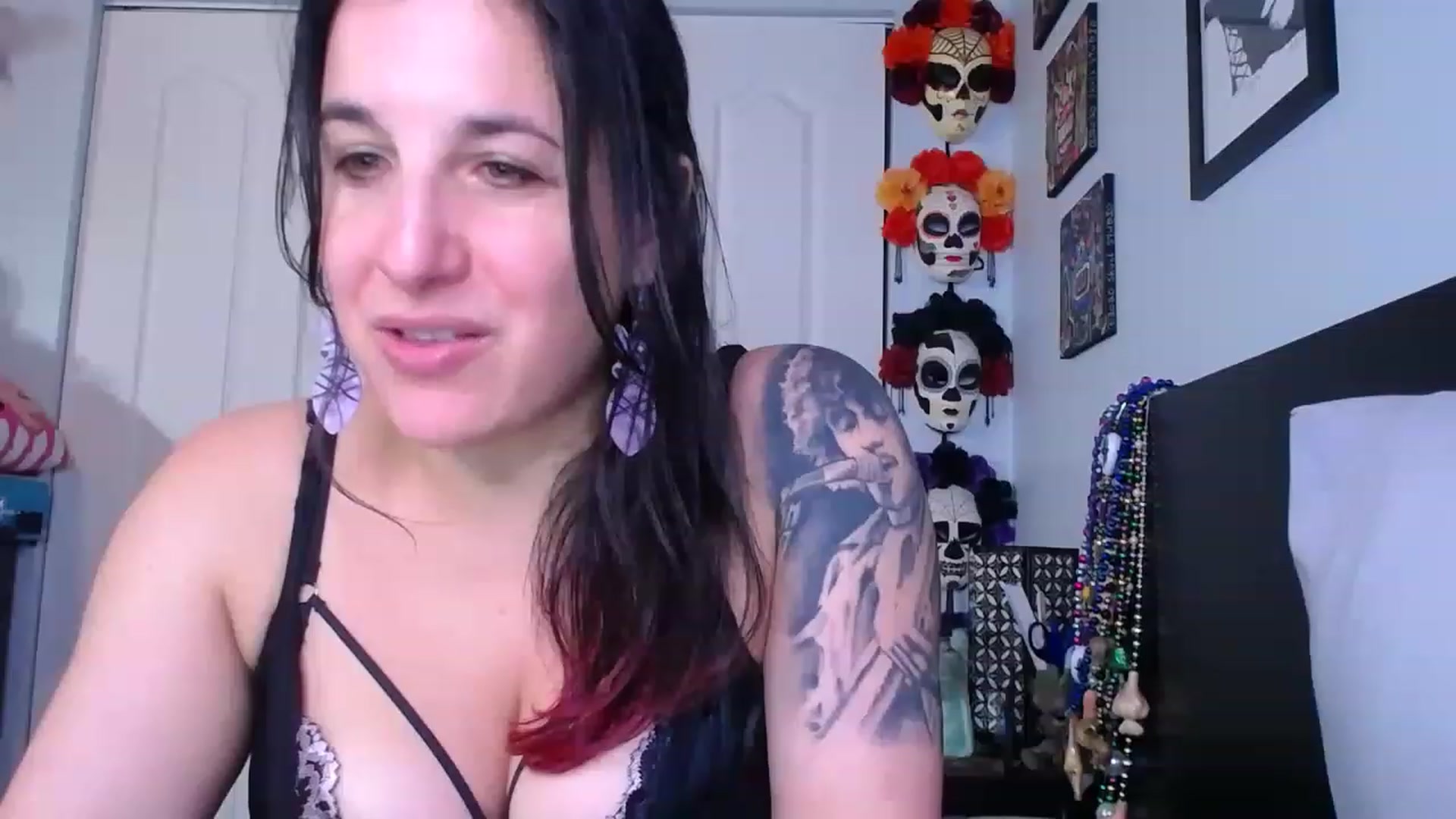 Gallery image thumbnail from abustybabe's myfreecams stream on, 05/25/2023, 20:13 image 6 of 20