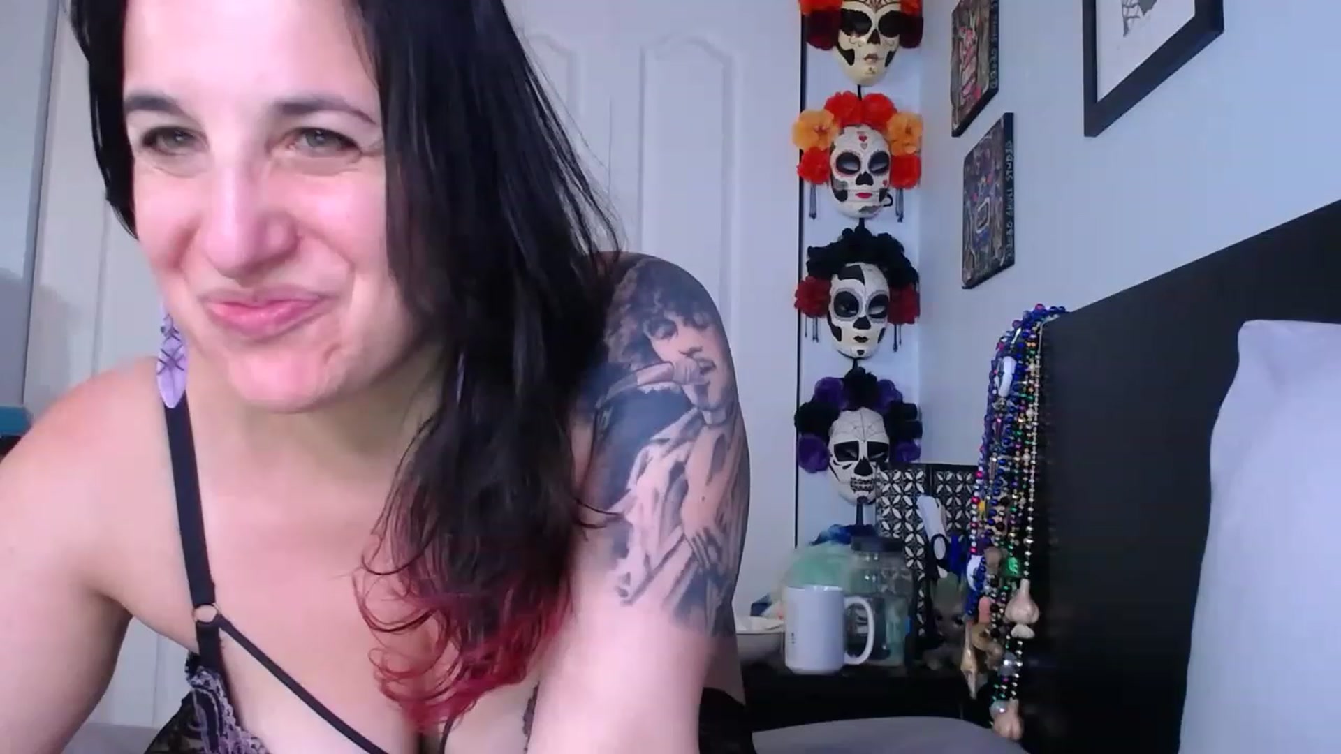 Gallery image thumbnail from abustybabe's myfreecams stream on, 05/25/2023, 22:08 image 13 of 20