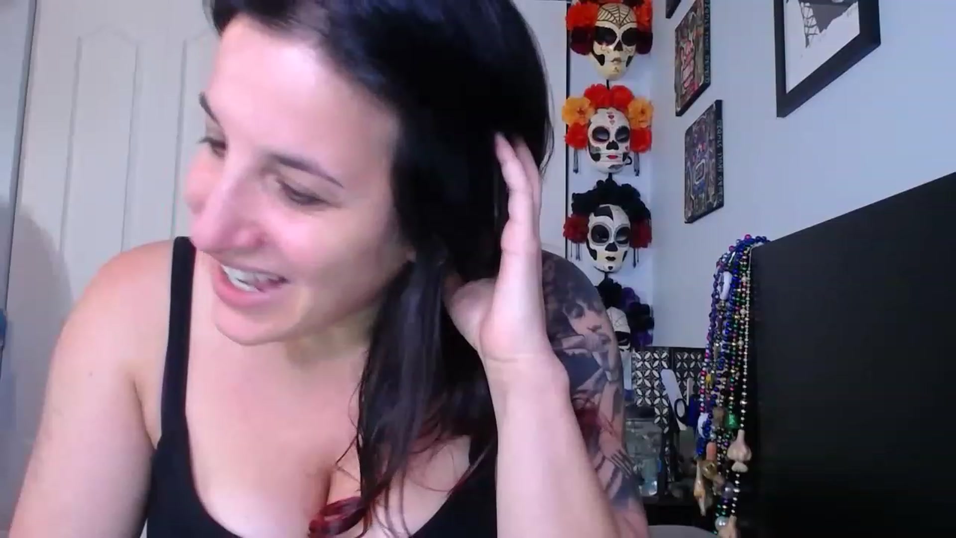 Gallery image thumbnail from abustybabe's myfreecams stream on, 05/26/2023, 21:11 image 2 of 20