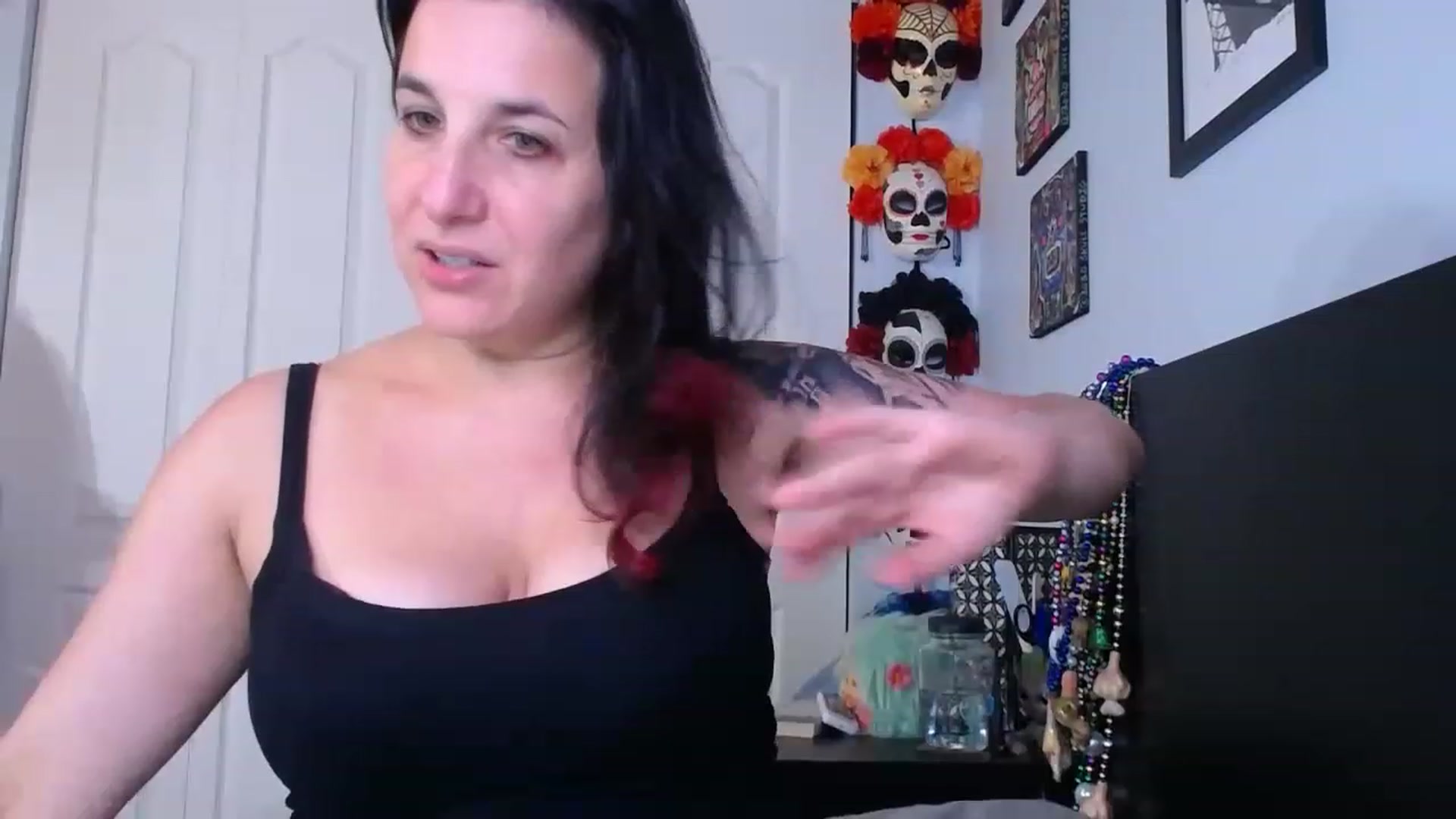 Gallery image thumbnail from abustybabe's myfreecams stream on, 05/26/2023, 21:11 image 9 of 20
