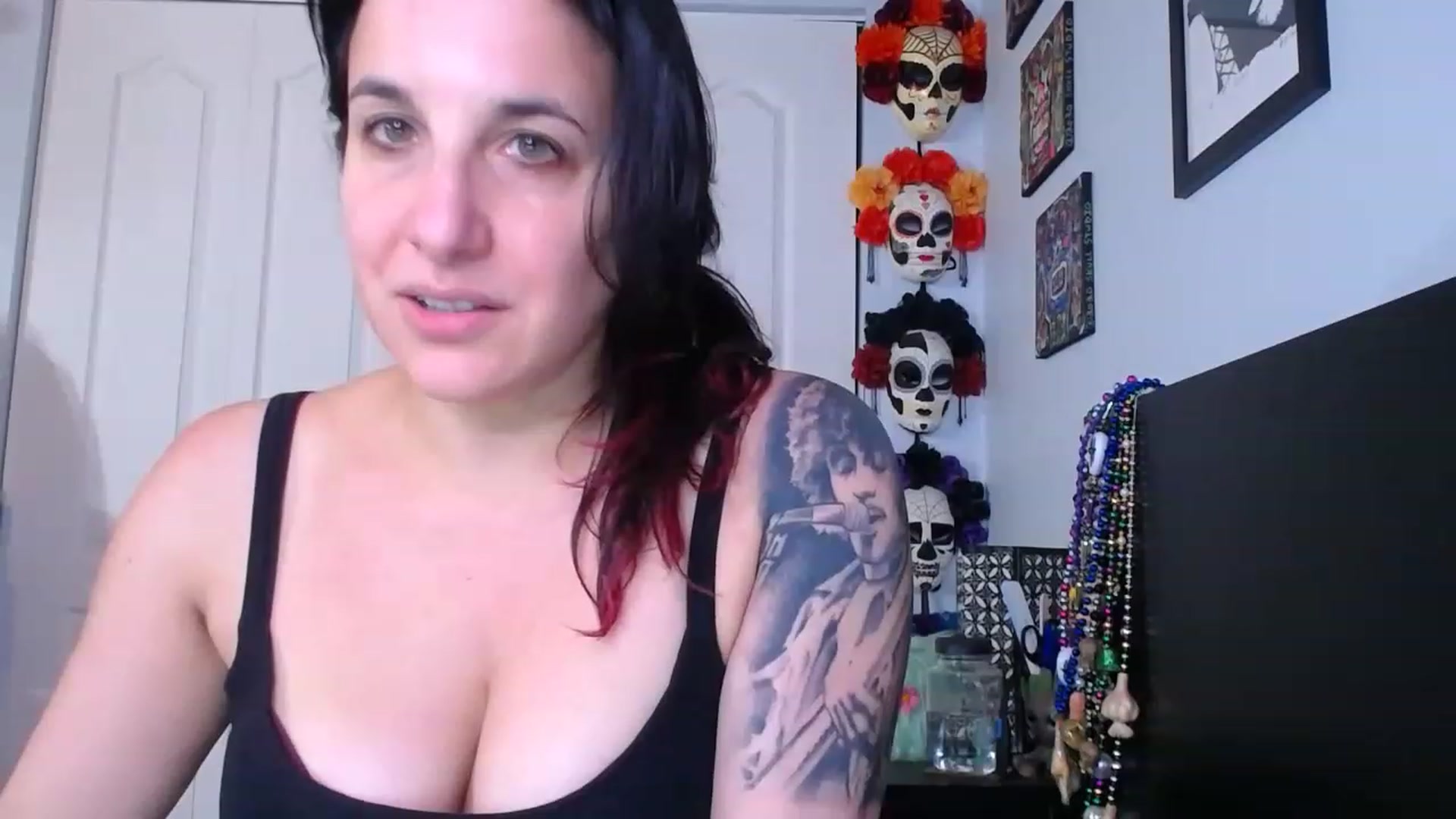 Gallery image thumbnail from abustybabe's myfreecams stream on, 05/26/2023, 21:11 image 10 of 20