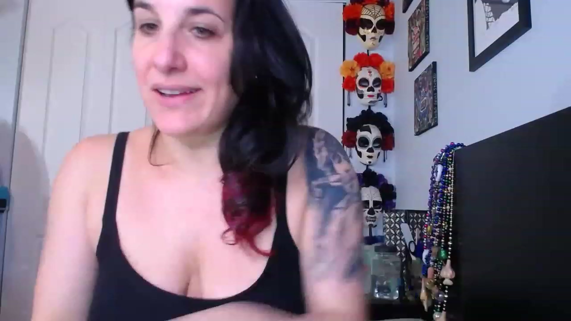 Gallery image thumbnail from abustybabe's myfreecams stream on, 05/26/2023, 22:08 image 3 of 20