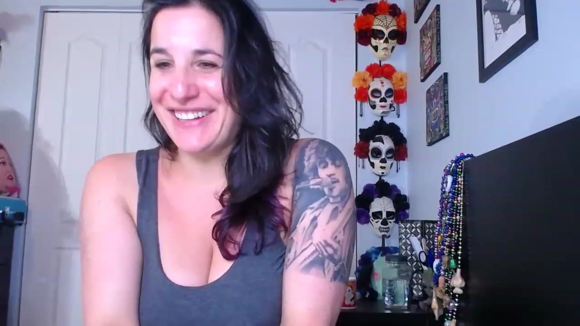Gallery image thumbnail from abustybabe's myfreecams stream on, 05/30/2023, 20:06 image 19 of 20
