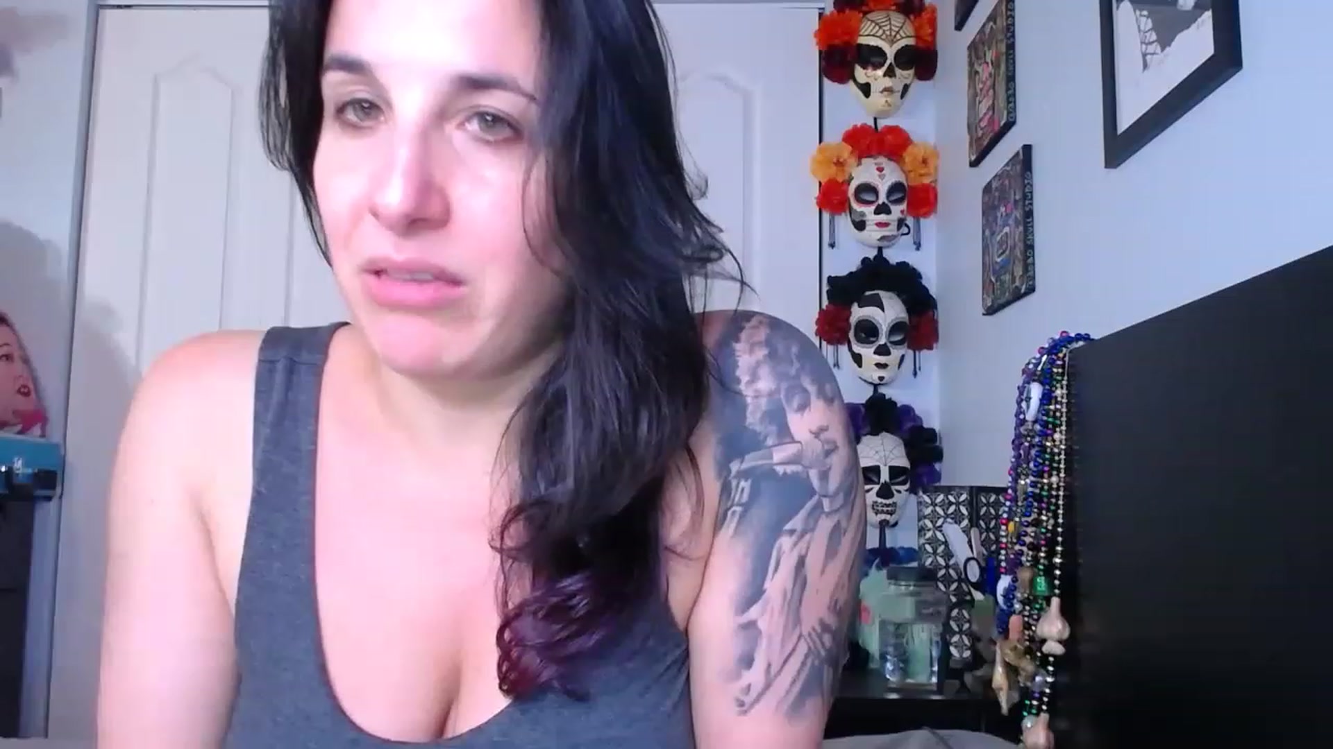 Gallery image thumbnail from abustybabe's myfreecams stream on, 05/30/2023, 20:06 image 8 of 20