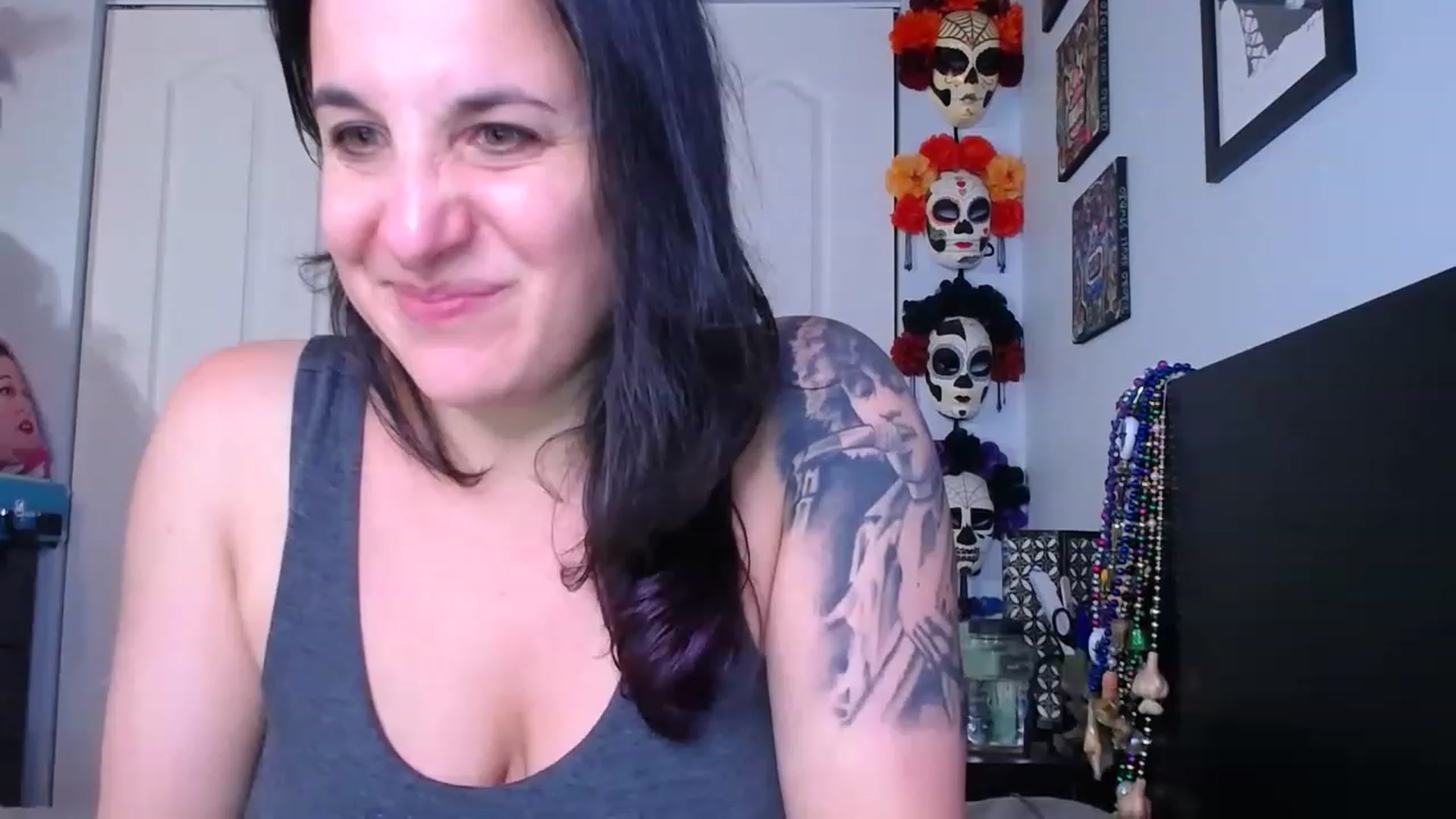 Gallery image thumbnail from abustybabe's myfreecams stream on, 05/30/2023, 20:06 image 4 of 20