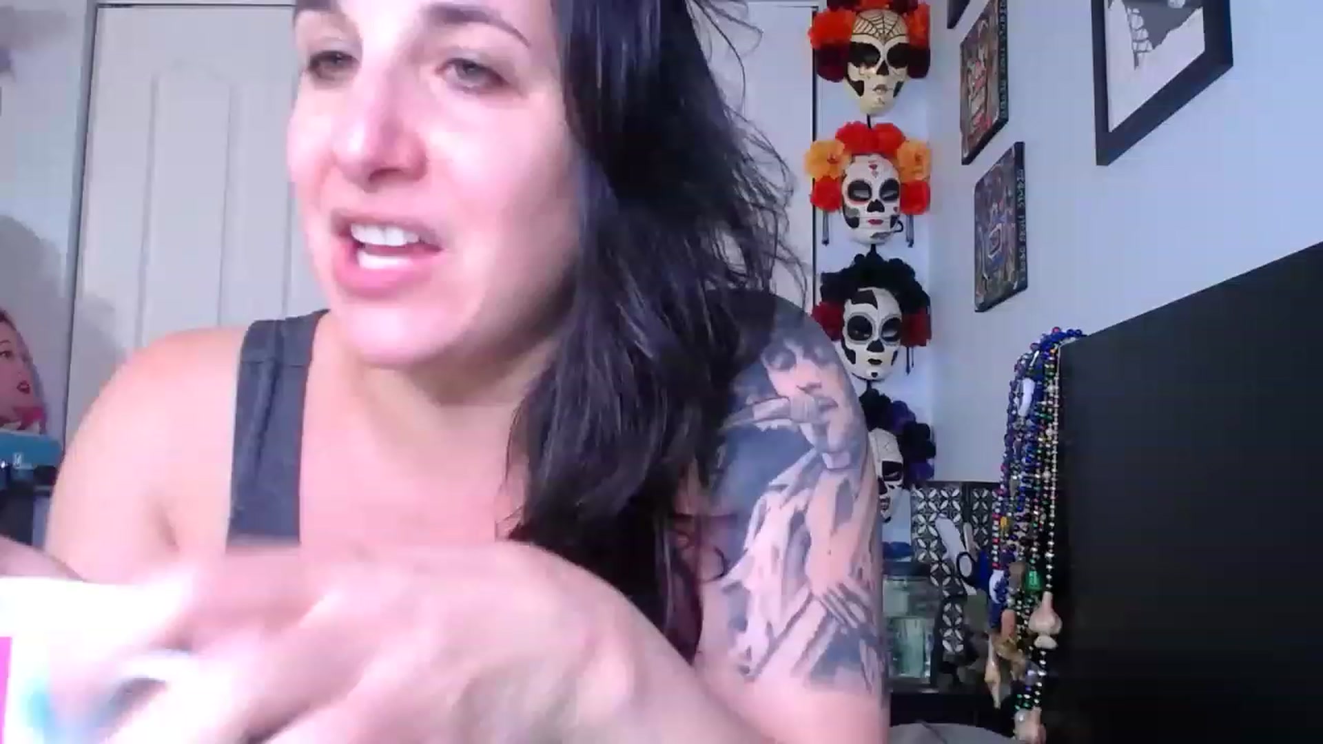 Gallery image thumbnail from abustybabe's myfreecams stream on, 05/30/2023, 20:06 image 6 of 20