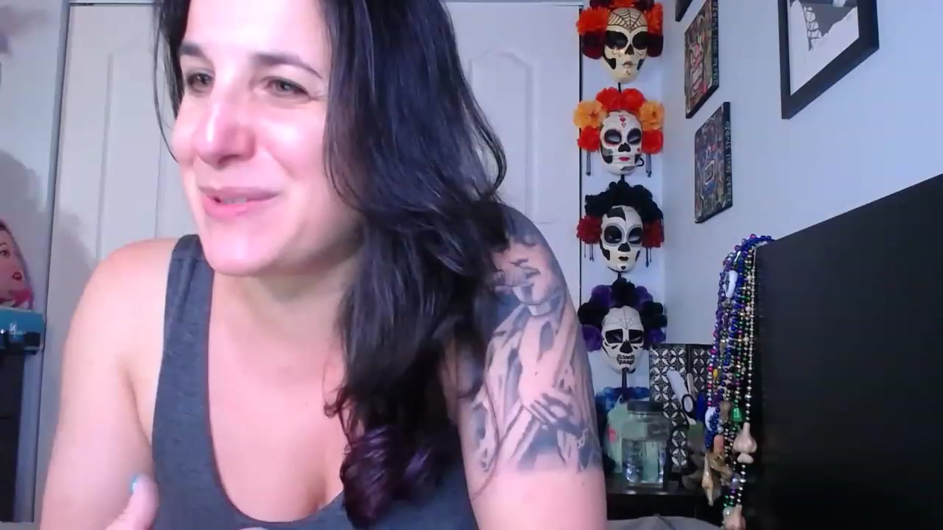 Gallery image thumbnail from abustybabe's myfreecams stream on, 05/30/2023, 20:06 image 5 of 20