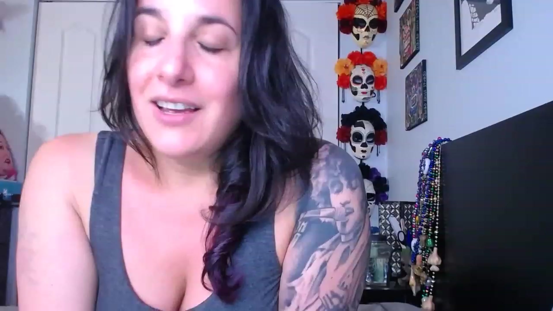 Gallery image thumbnail from abustybabe's myfreecams stream on, 05/30/2023, 21:29 image 3 of 20