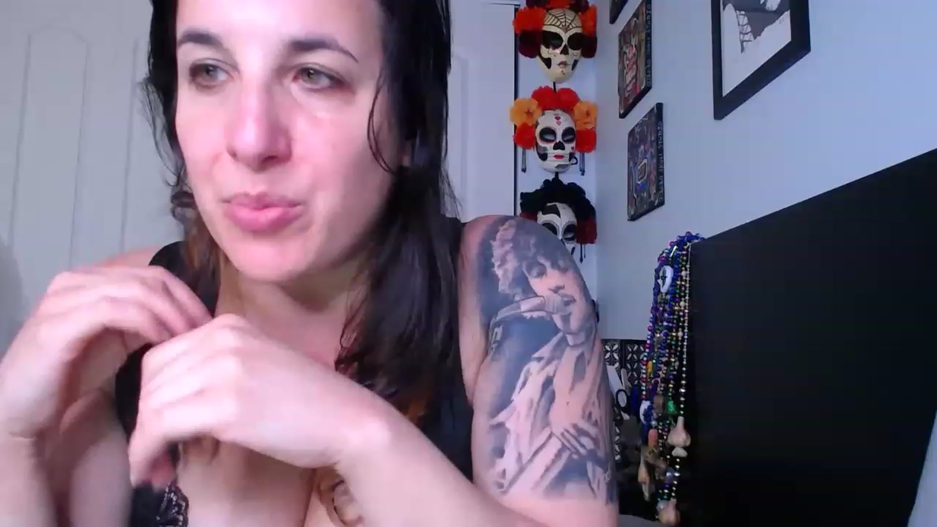 Gallery image thumbnail from abustybabe's myfreecams stream on, 05/31/2023, 21:03 image 7 of 20