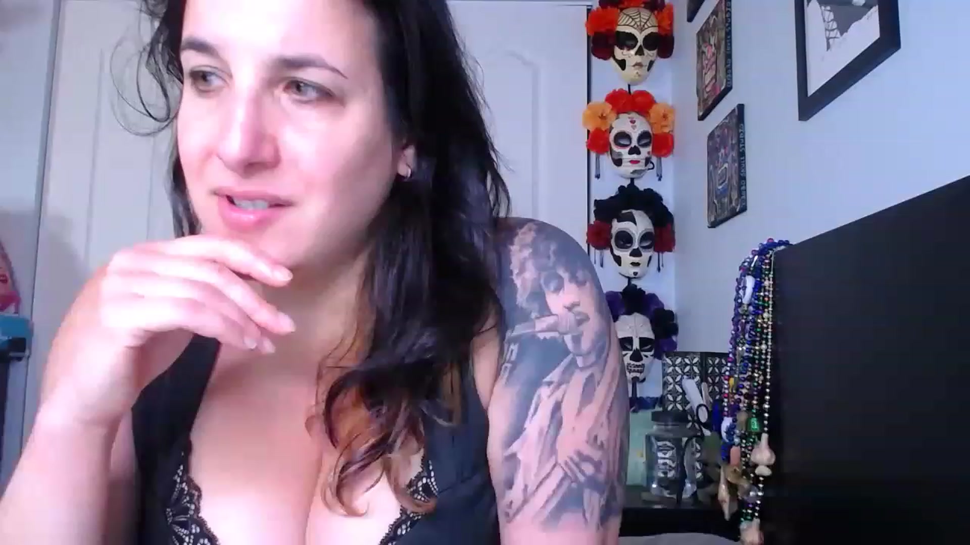 Gallery image thumbnail from abustybabe's myfreecams stream on, 05/31/2023, 21:03 image 3 of 20