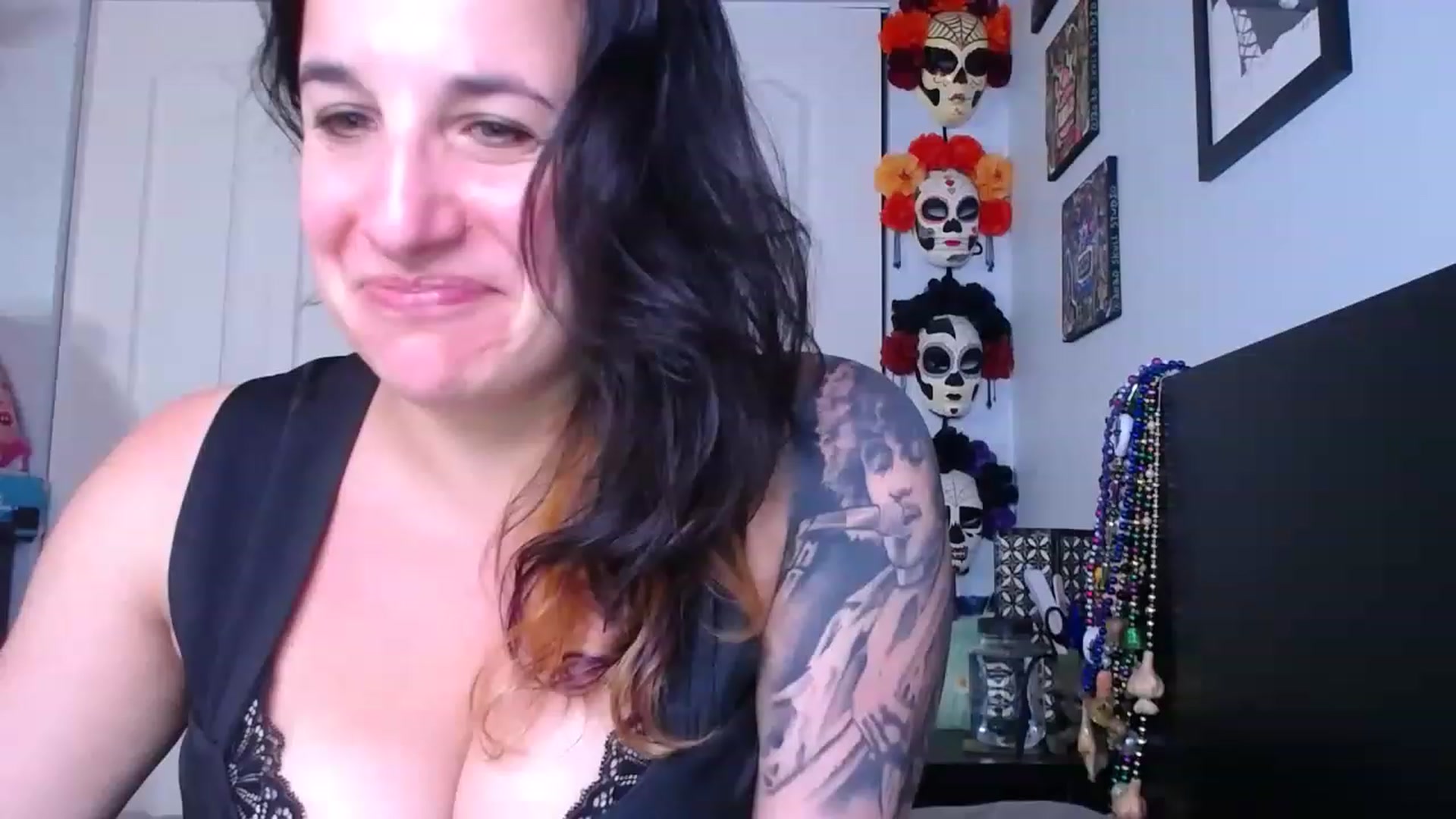 Gallery image thumbnail from abustybabe's myfreecams stream on, 05/31/2023, 21:03 image 2 of 20