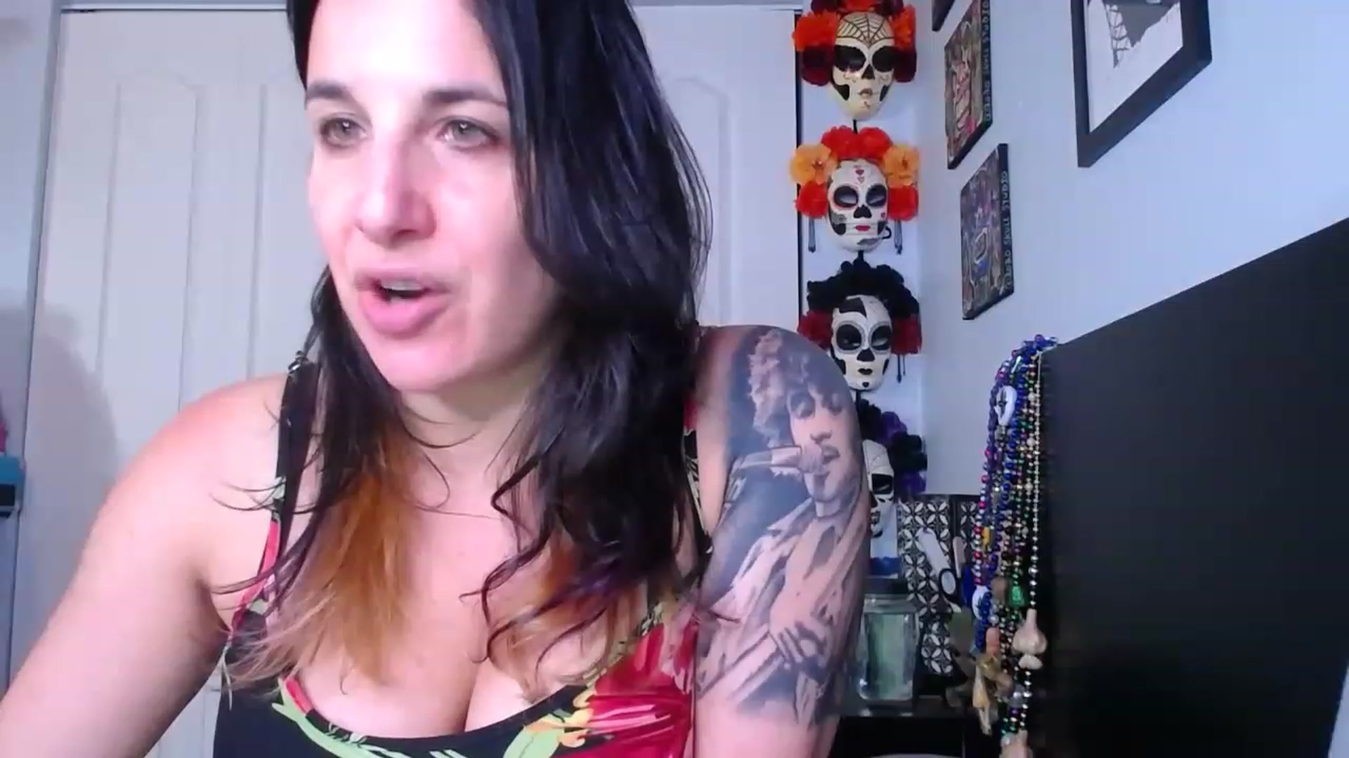 Gallery image thumbnail from abustybabe's myfreecams stream on, 06/01/2023, 21:22 image 16 of 20