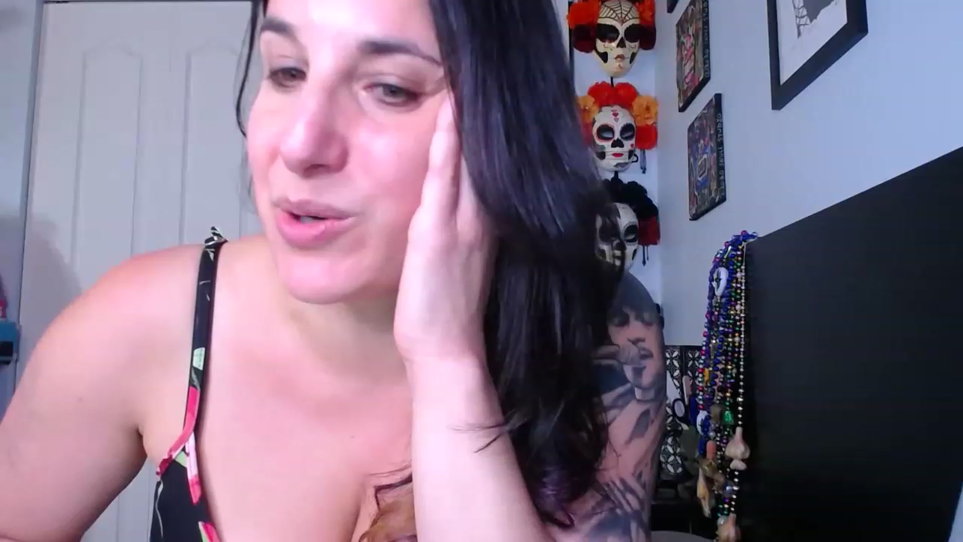 Gallery image thumbnail from abustybabe's myfreecams stream on, 06/01/2023, 21:22 image 7 of 20