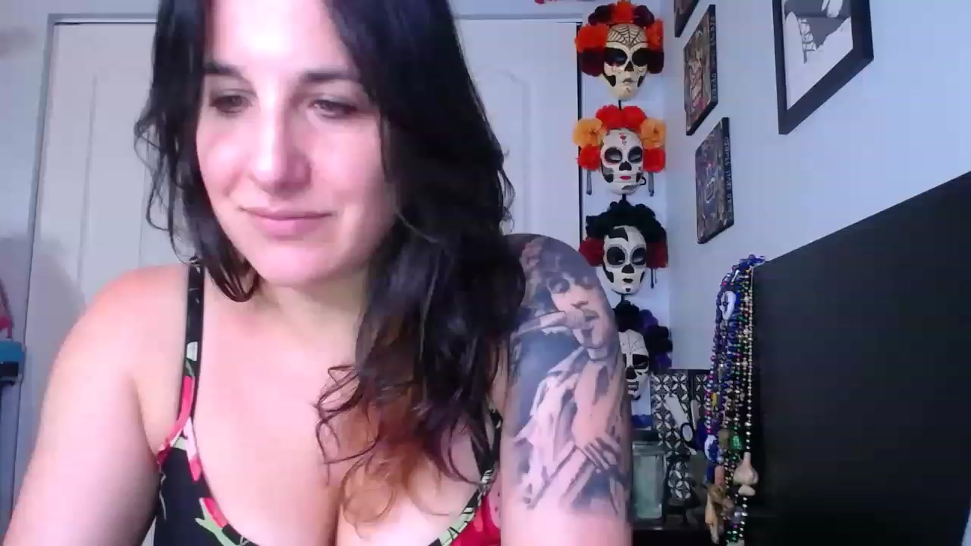 Gallery image thumbnail from abustybabe's myfreecams stream on, 06/01/2023, 21:22 image 2 of 20