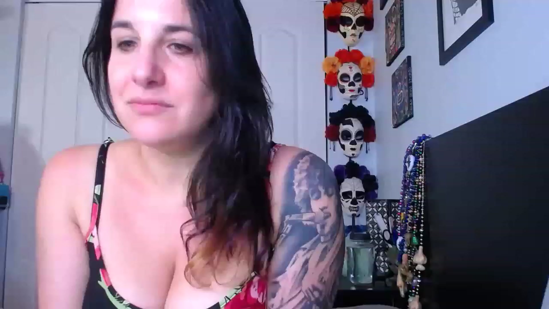 Gallery image thumbnail from abustybabe's myfreecams stream on, 06/01/2023, 21:22 image 9 of 20