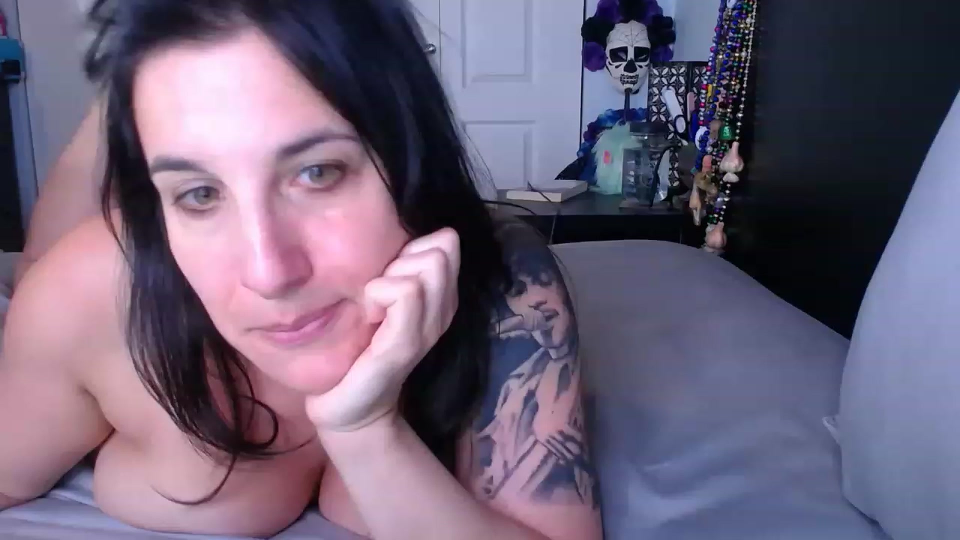 Gallery image thumbnail from abustybabe's myfreecams stream on, 06/01/2023, 22:17 image 16 of 20