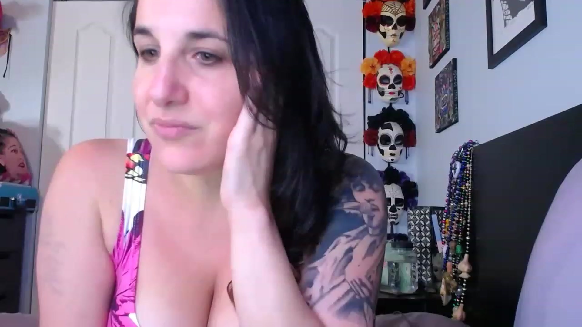 Gallery image thumbnail from abustybabe's myfreecams stream on, 06/02/2023, 20:57 image 6 of 20