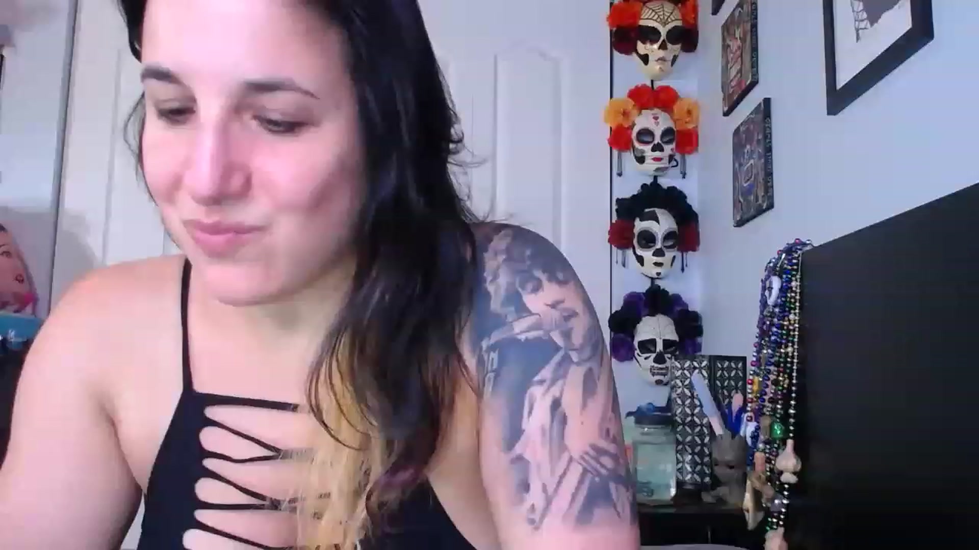 Gallery image thumbnail from abustybabe's myfreecams stream on, 06/05/2023, 20:39 image 6 of 20