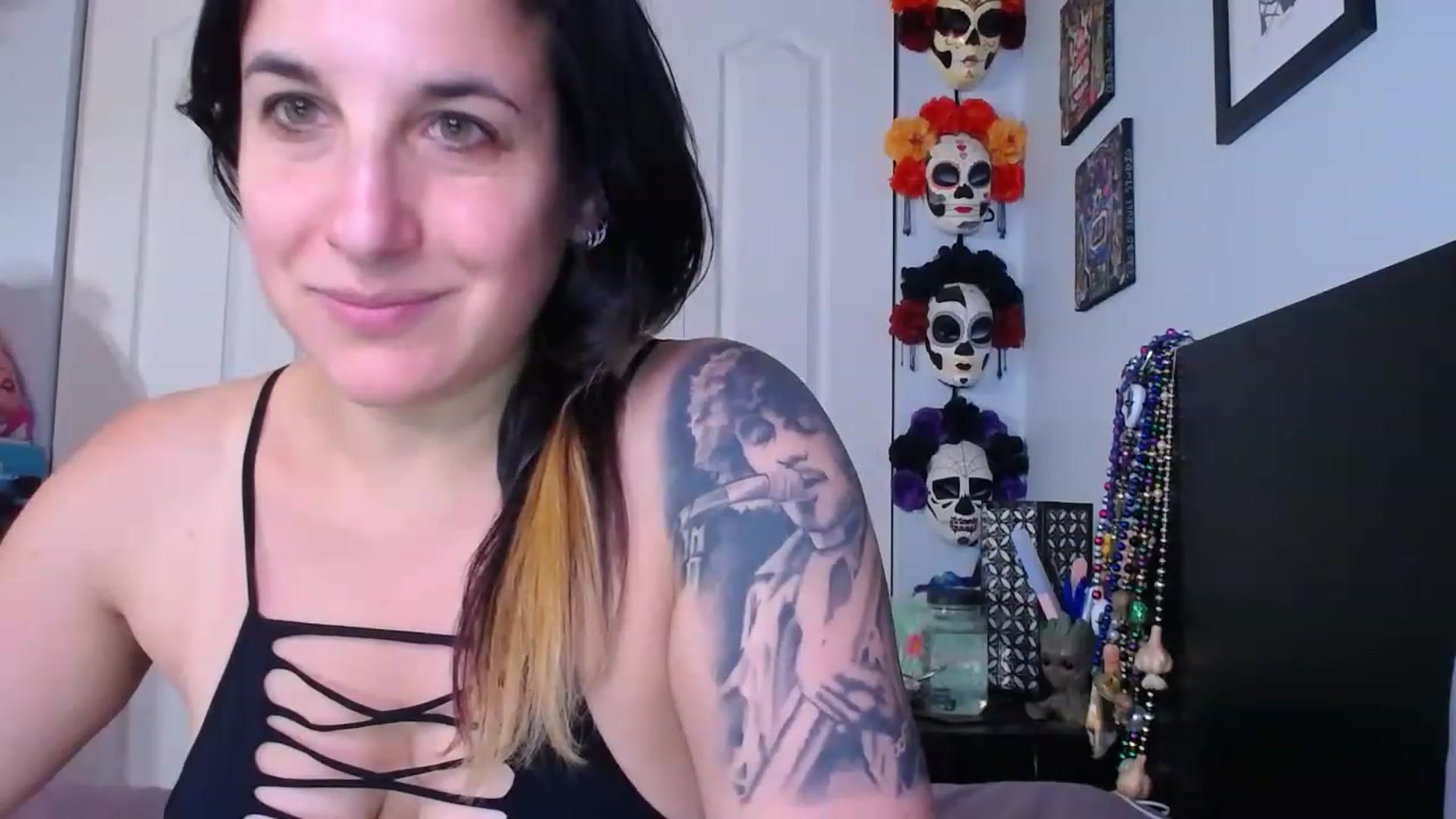 Gallery image thumbnail from abustybabe's myfreecams stream on, 06/05/2023, 20:39 image 11 of 20