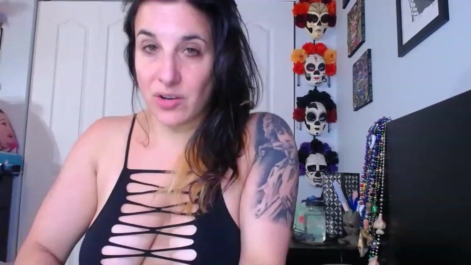 Gallery image thumbnail from abustybabe's myfreecams stream on, 06/05/2023, 20:39 image 1 of 20
