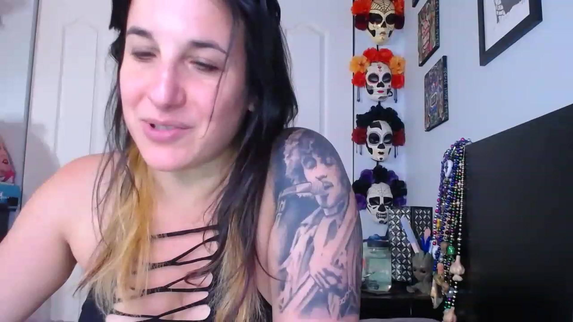 Gallery image thumbnail from abustybabe's myfreecams stream on, 06/05/2023, 20:39 image 12 of 20