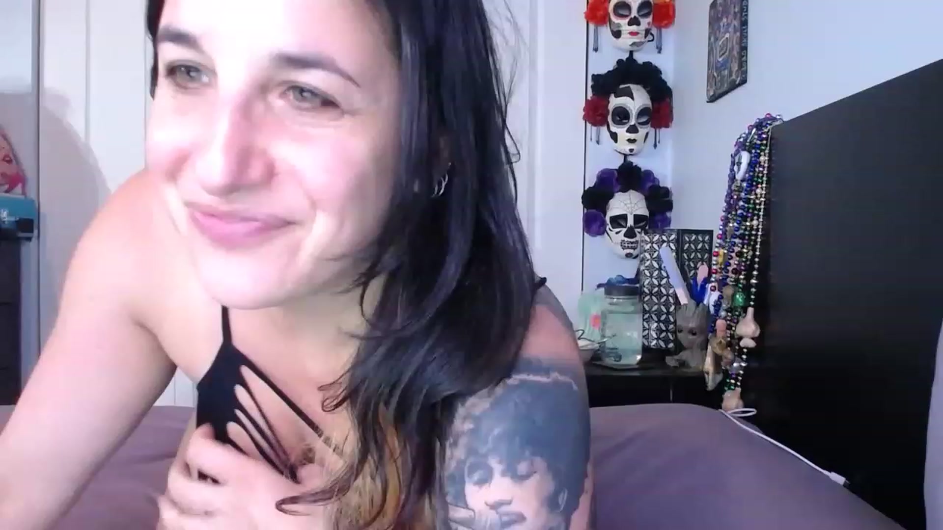 Gallery image thumbnail from abustybabe's myfreecams stream on, 06/05/2023, 20:39 image 9 of 20