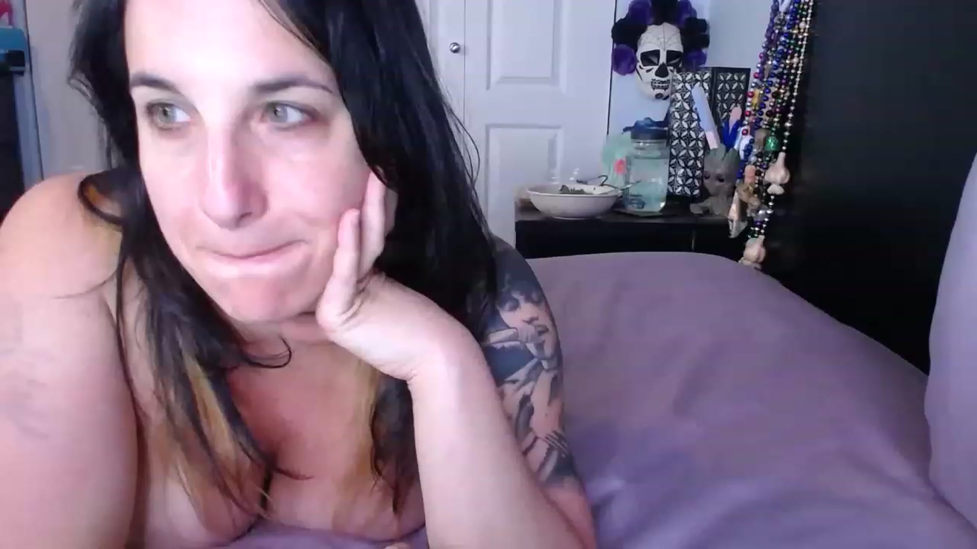 Gallery image thumbnail from abustybabe's myfreecams stream on, 06/05/2023, 21:23 image 11 of 20
