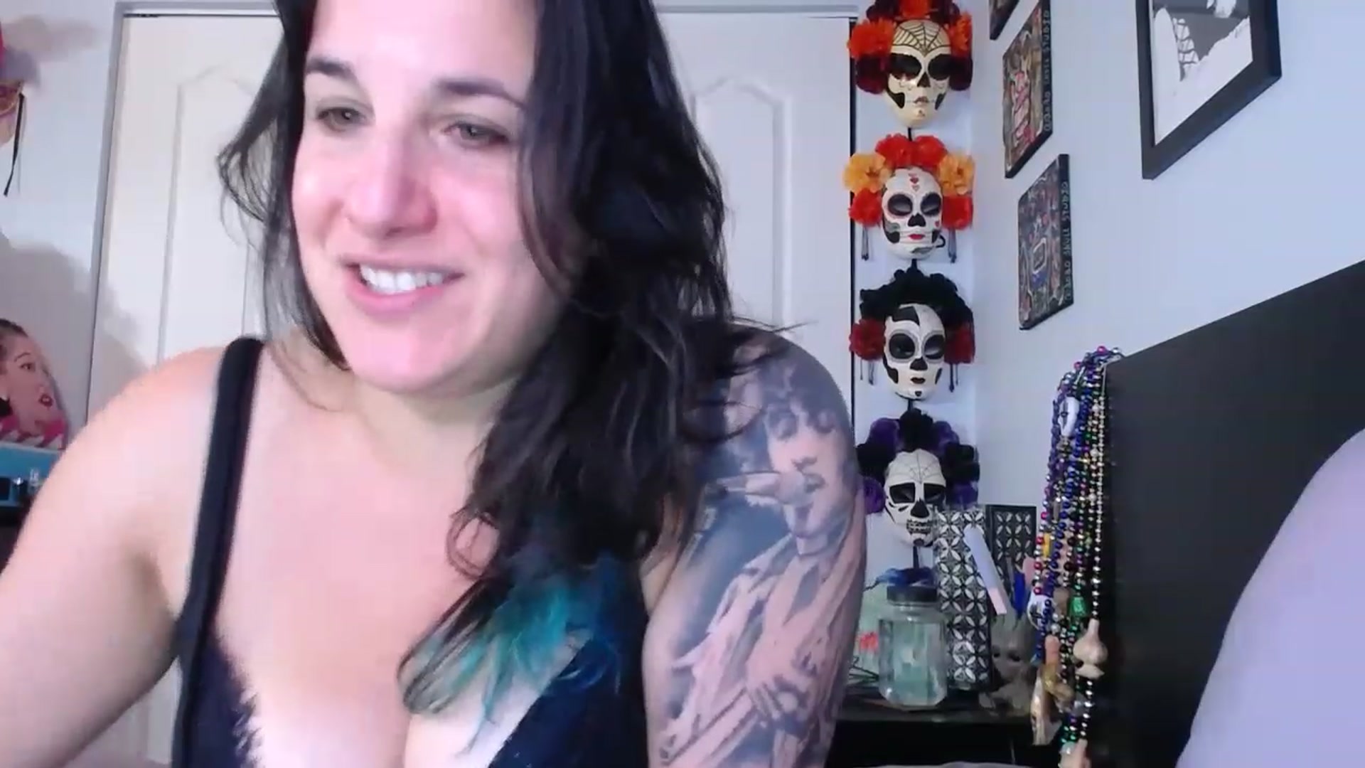 Gallery image thumbnail from abustybabe's myfreecams stream on, 06/06/2023, 20:34 image 6 of 20