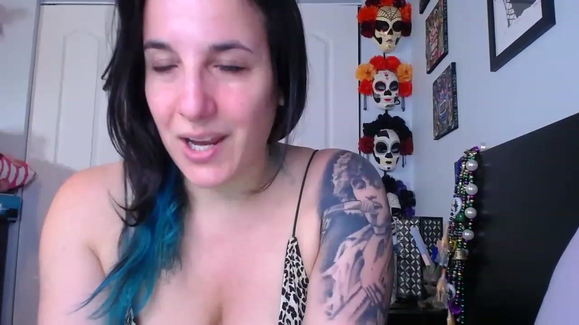 Gallery image thumbnail from abustybabe's myfreecams stream on, 06/07/2023, 22:13 image 6 of 20