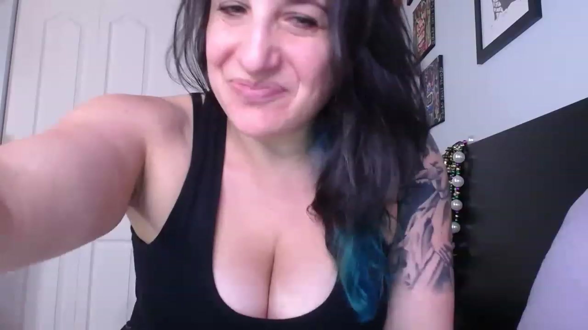 Gallery image thumbnail from abustybabe's myfreecams stream on, 06/09/2023, 21:32 image 11 of 20