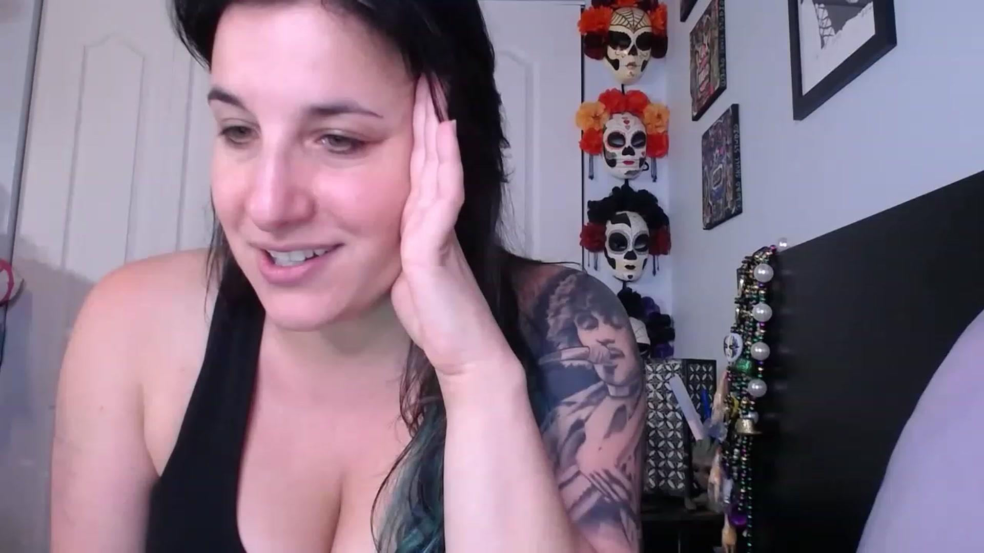 Gallery image thumbnail from abustybabe's myfreecams stream on, 06/09/2023, 21:32 image 6 of 20