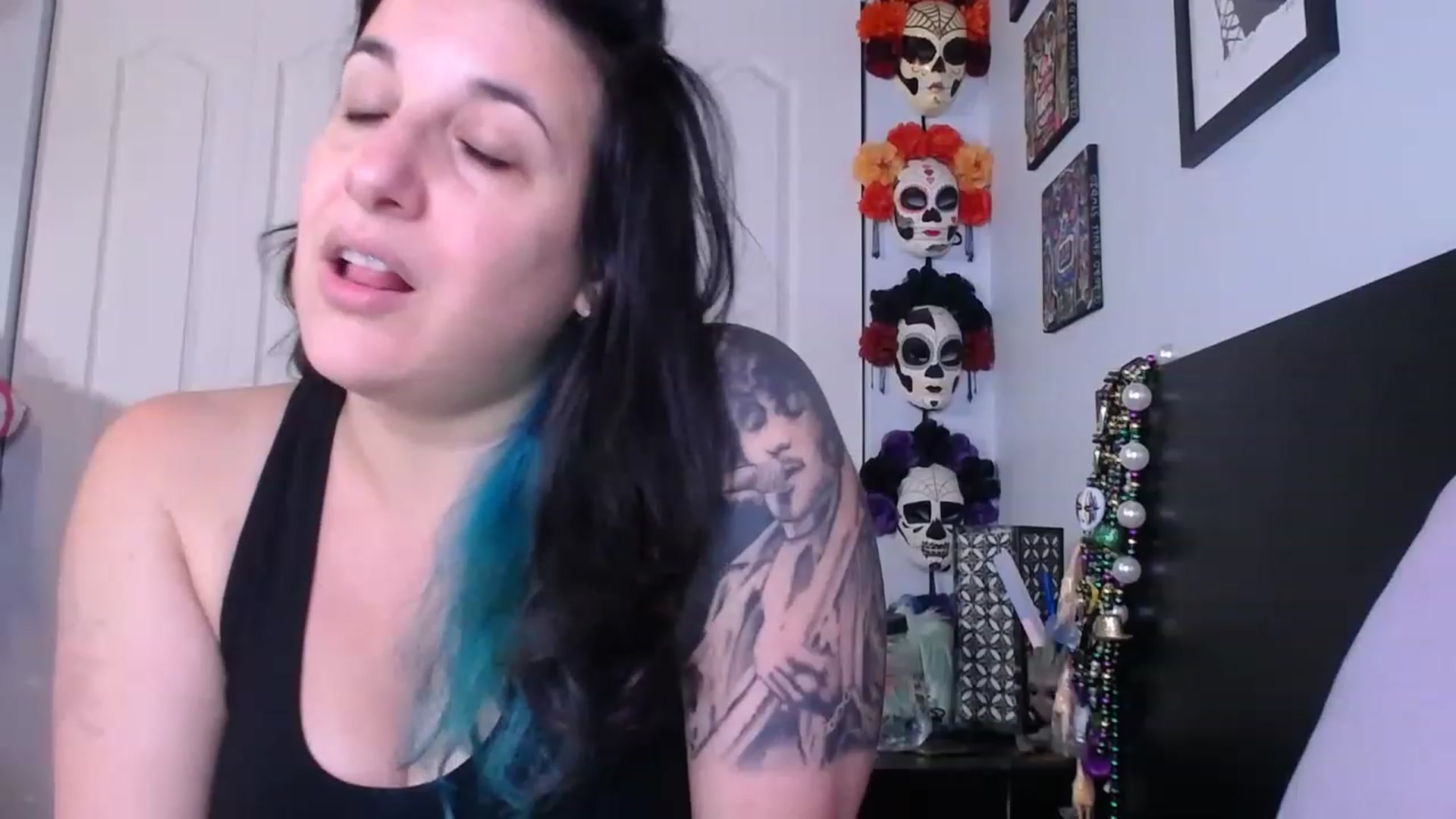 Gallery image thumbnail from abustybabe's myfreecams stream on, 06/09/2023, 21:32 image 8 of 20