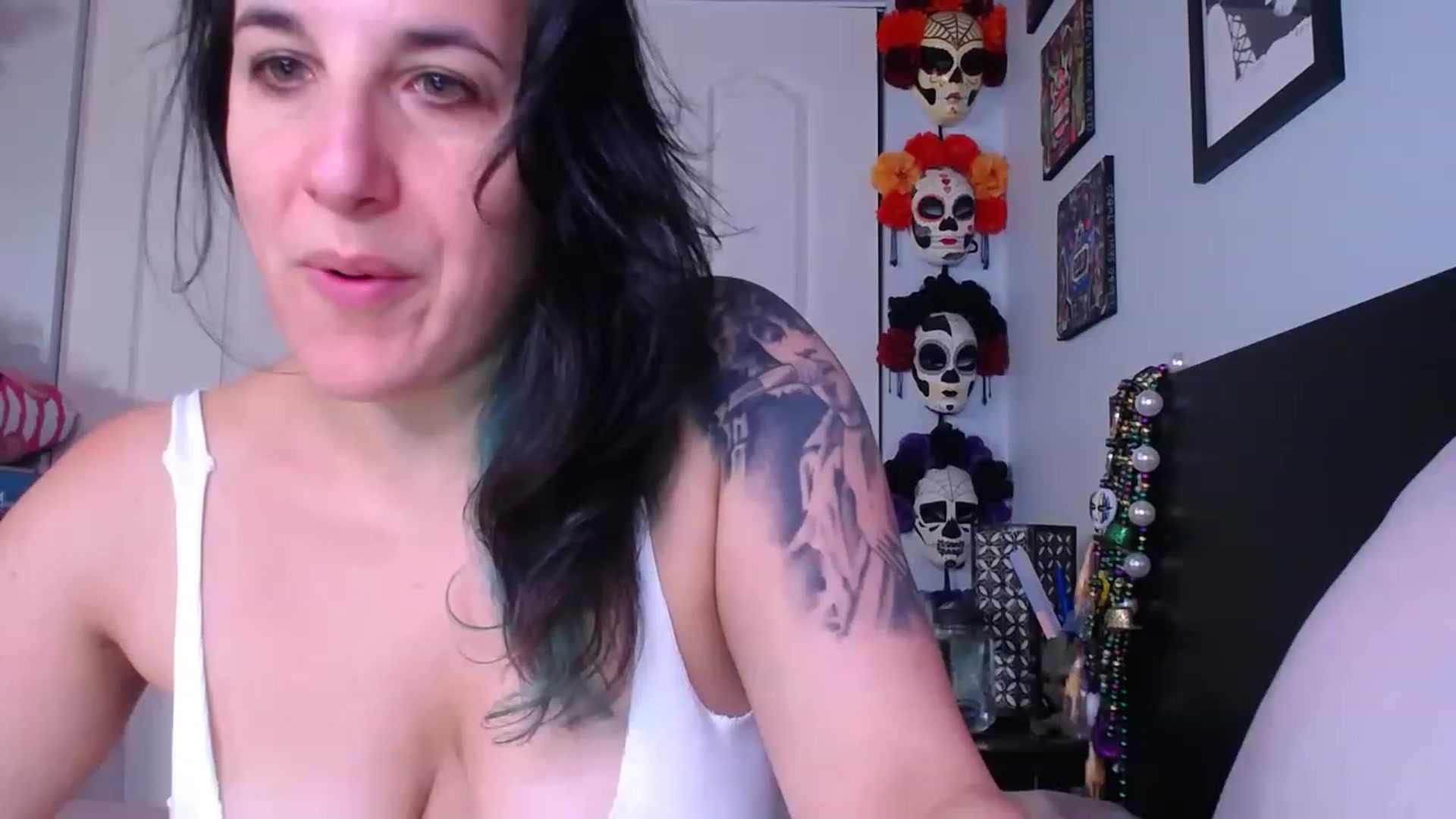 Gallery image thumbnail from abustybabe's myfreecams stream on, 06/12/2023, 18:40 image 7 of 20