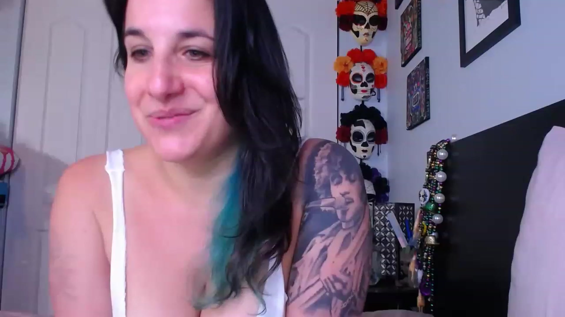 Gallery image thumbnail from abustybabe's myfreecams stream on, 06/12/2023, 22:05 image 15 of 20