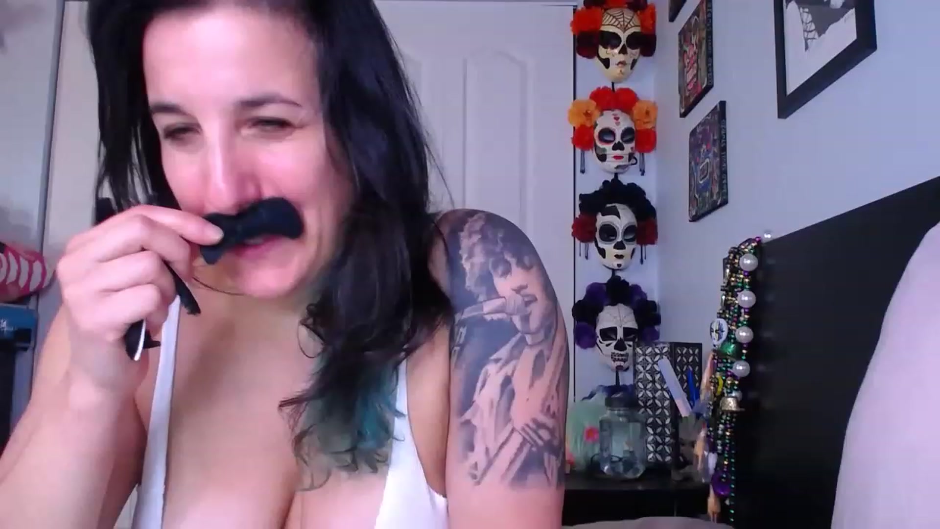 Gallery image thumbnail from abustybabe's myfreecams stream on, 06/12/2023, 22:05 image 2 of 20
