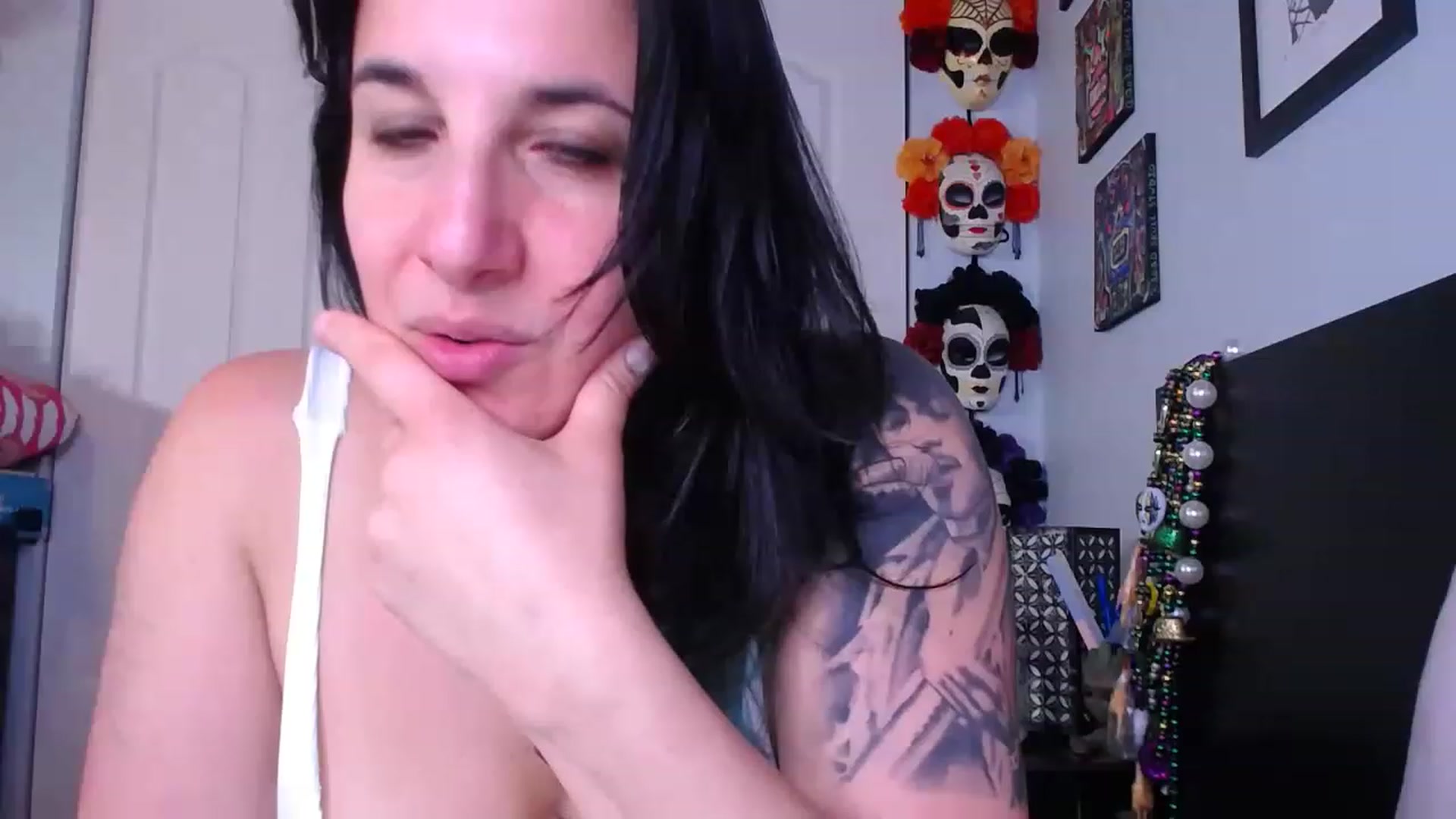 Gallery image thumbnail from abustybabe's myfreecams stream on, 06/12/2023, 22:05 image 7 of 20
