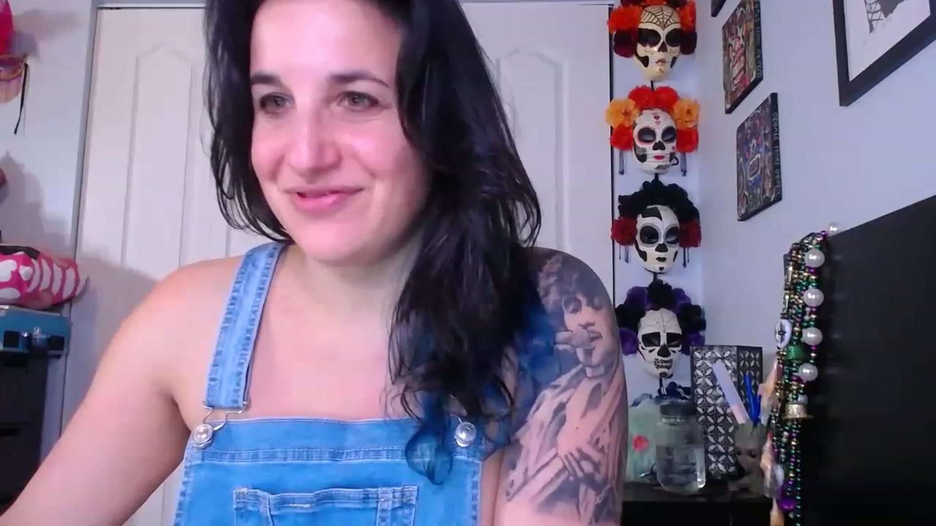 Gallery image thumbnail from abustybabe's myfreecams stream on, 06/13/2023, 21:16 image 19 of 20