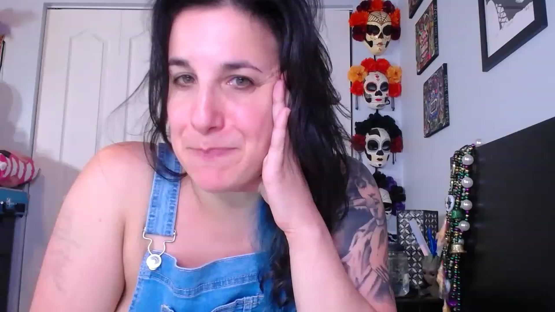Gallery image thumbnail from abustybabe's myfreecams stream on, 06/13/2023, 21:57 image 8 of 20